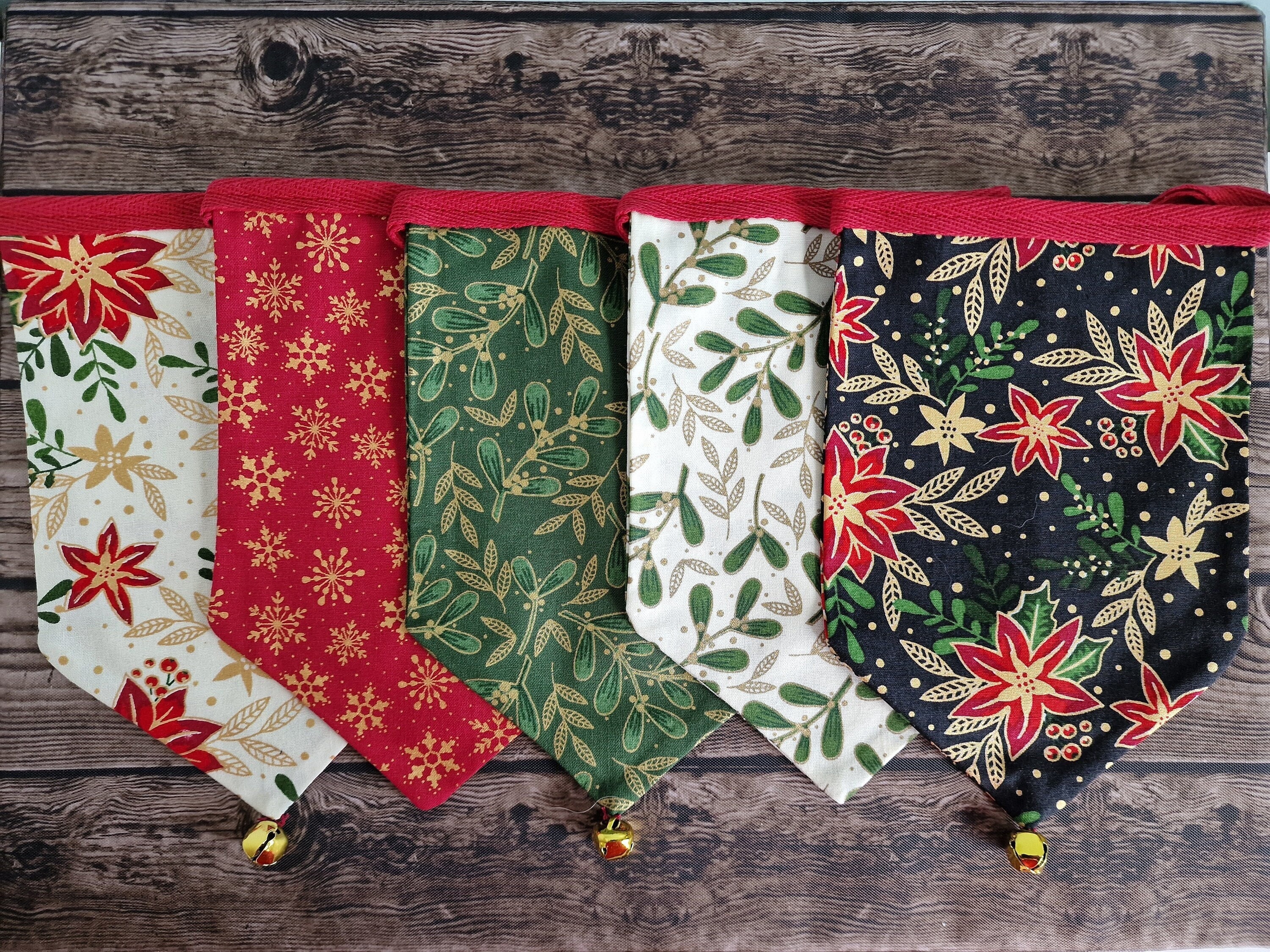 Christmas Fireplace Garland - Poinsettia & Mistletoe design 