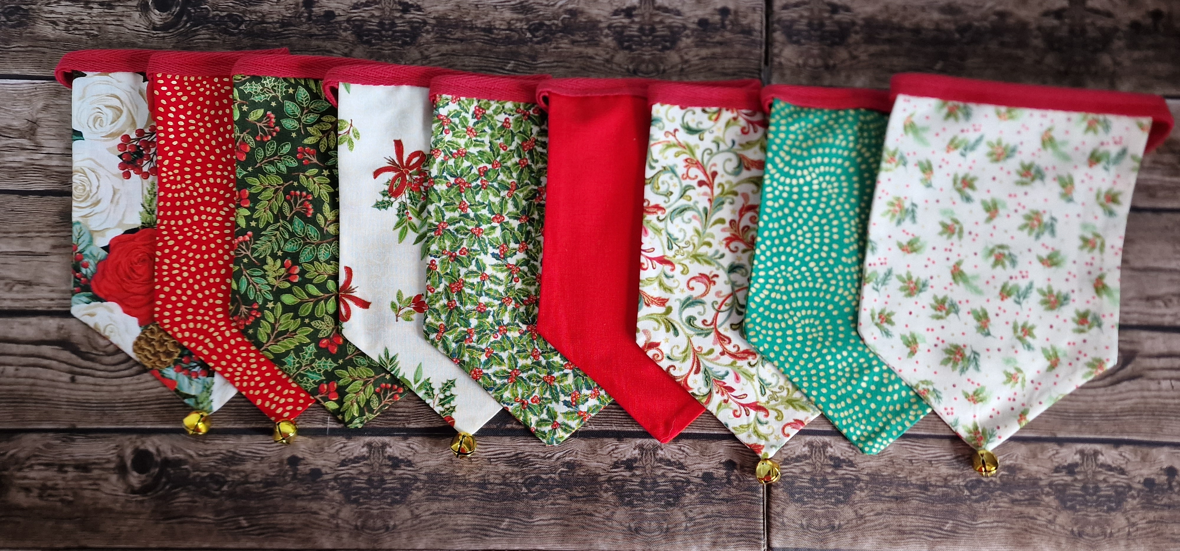 Christmas Fireplace Bunting - Red & Green Fabric Design 