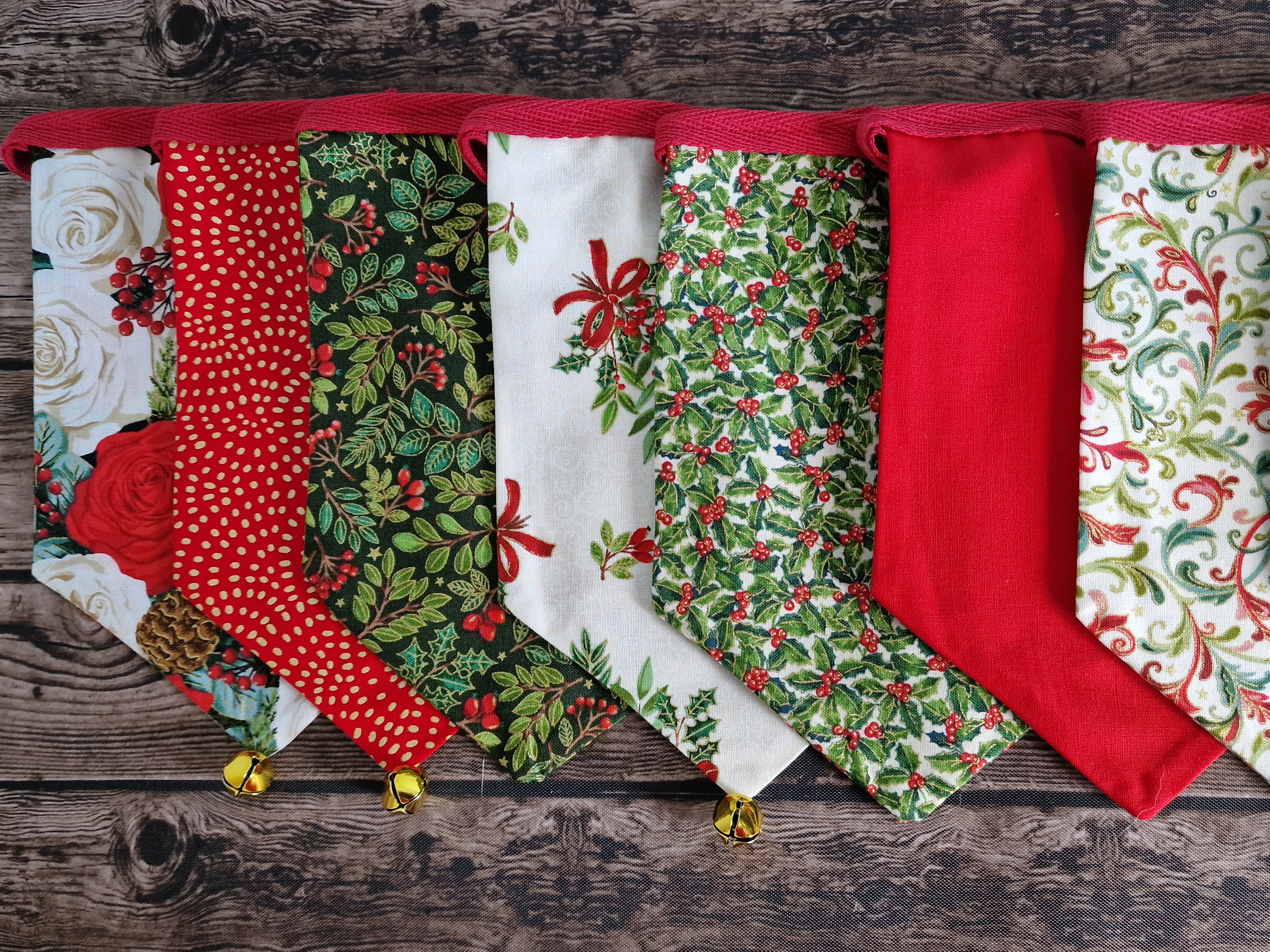 Christmas Fireplace Bunting - Red & Green Fabric Design 