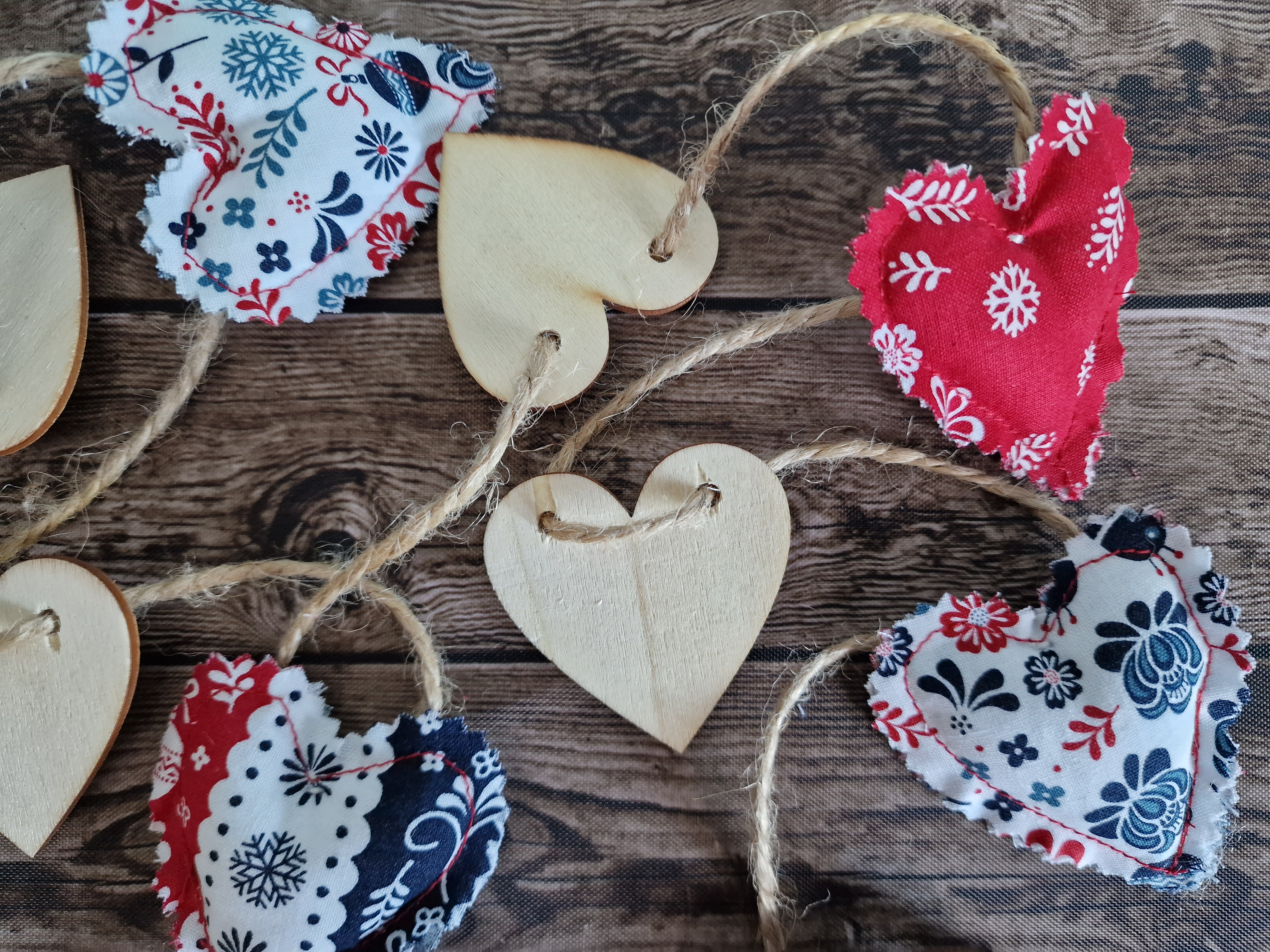Scandi Padded fabric & Wooden Hearts Christmas Garland 