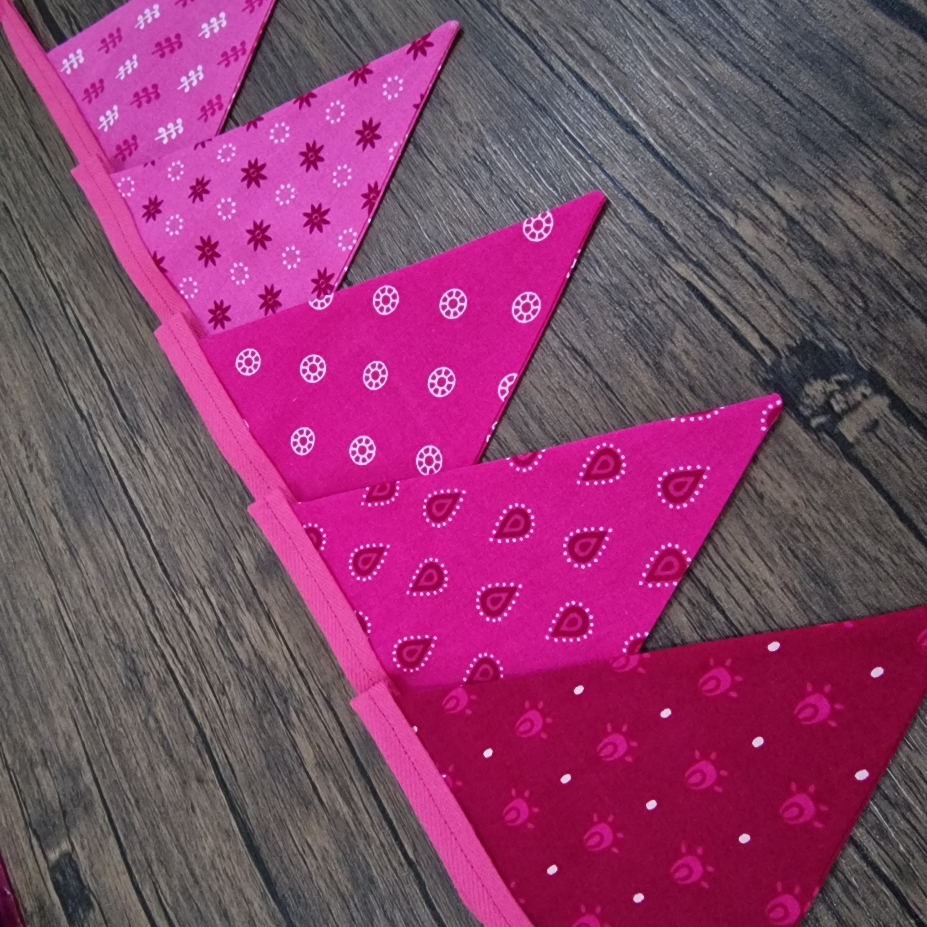 Berry Pink Bunting 