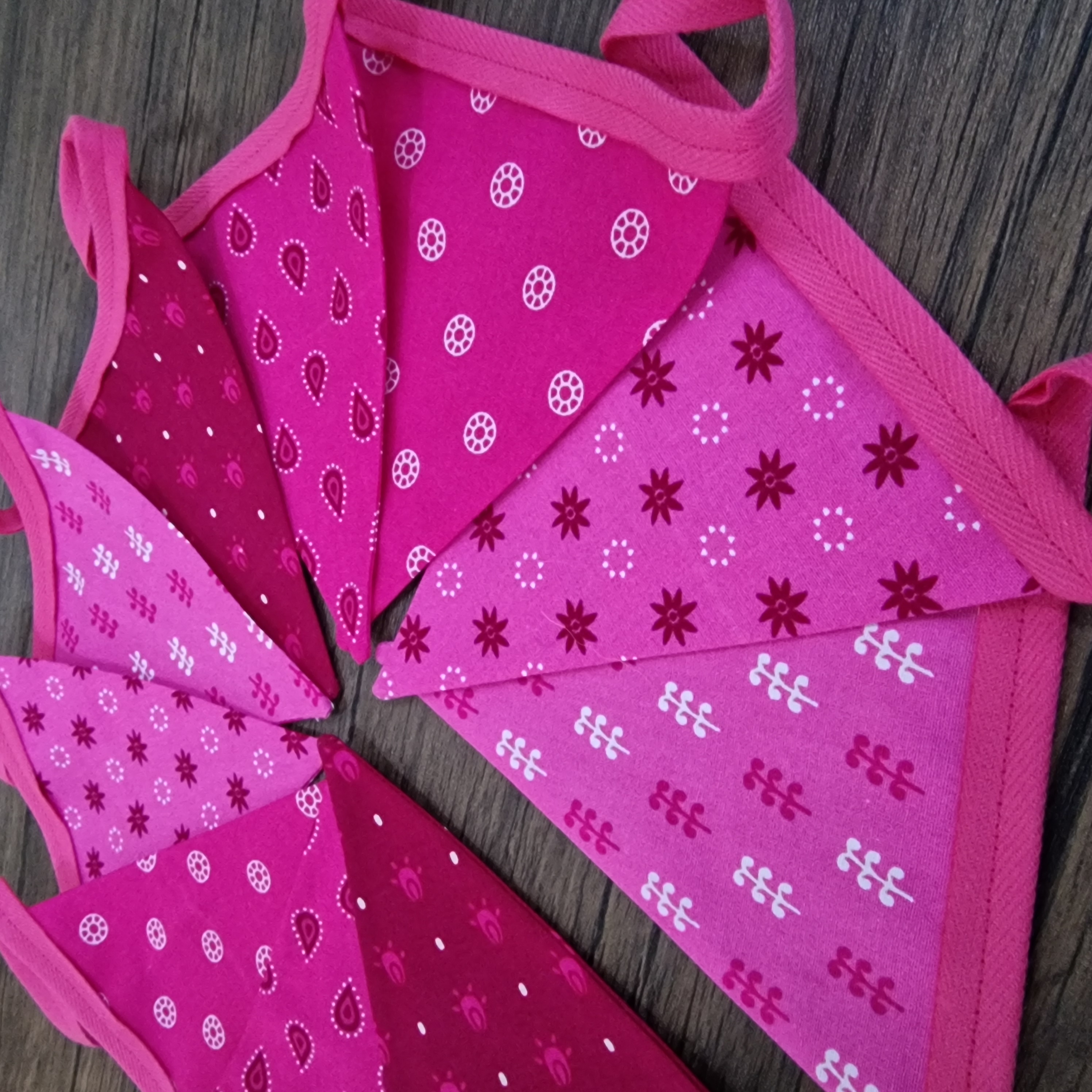 Berry Pink Bunting 