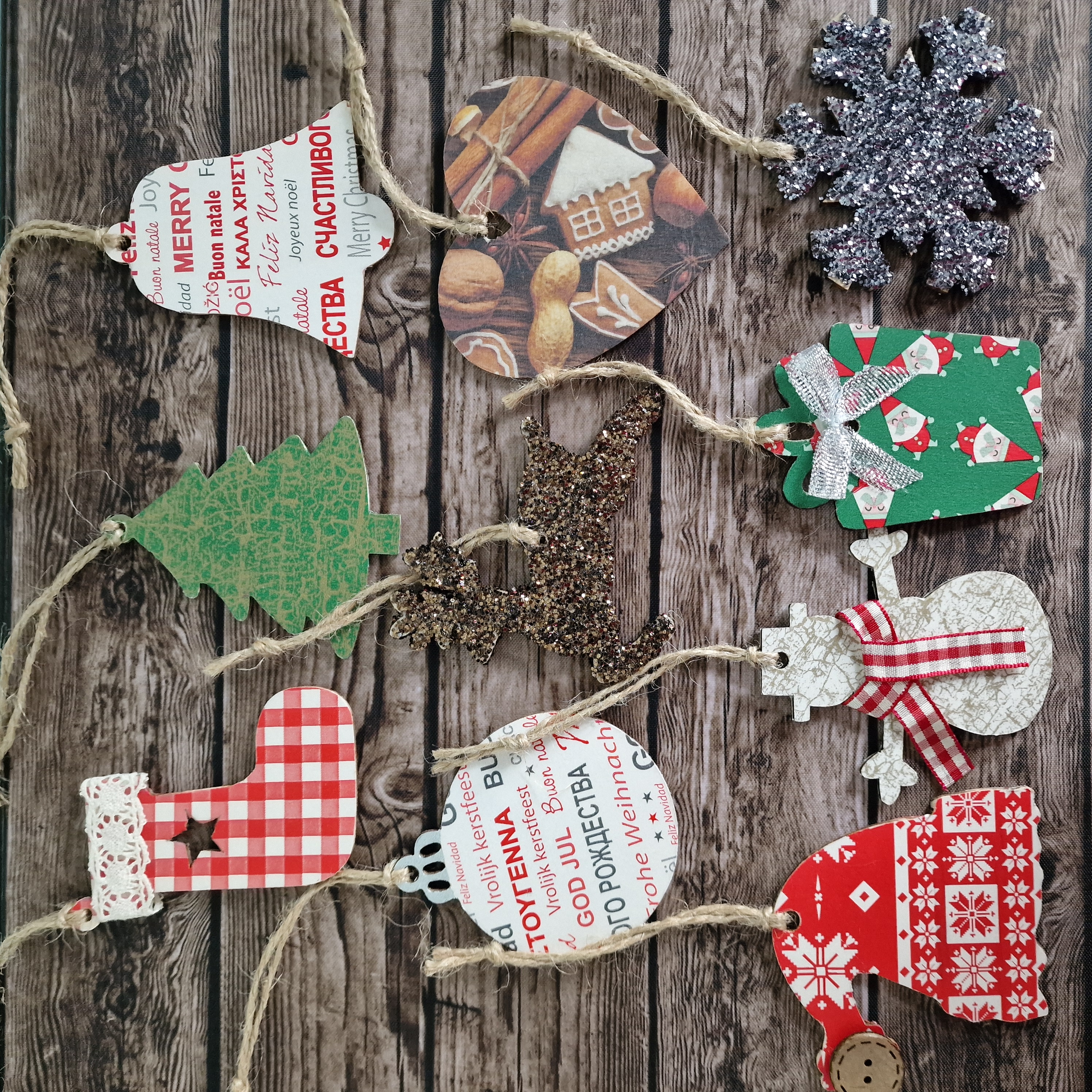 Set of 10 rustic wooden Christmas decorations 