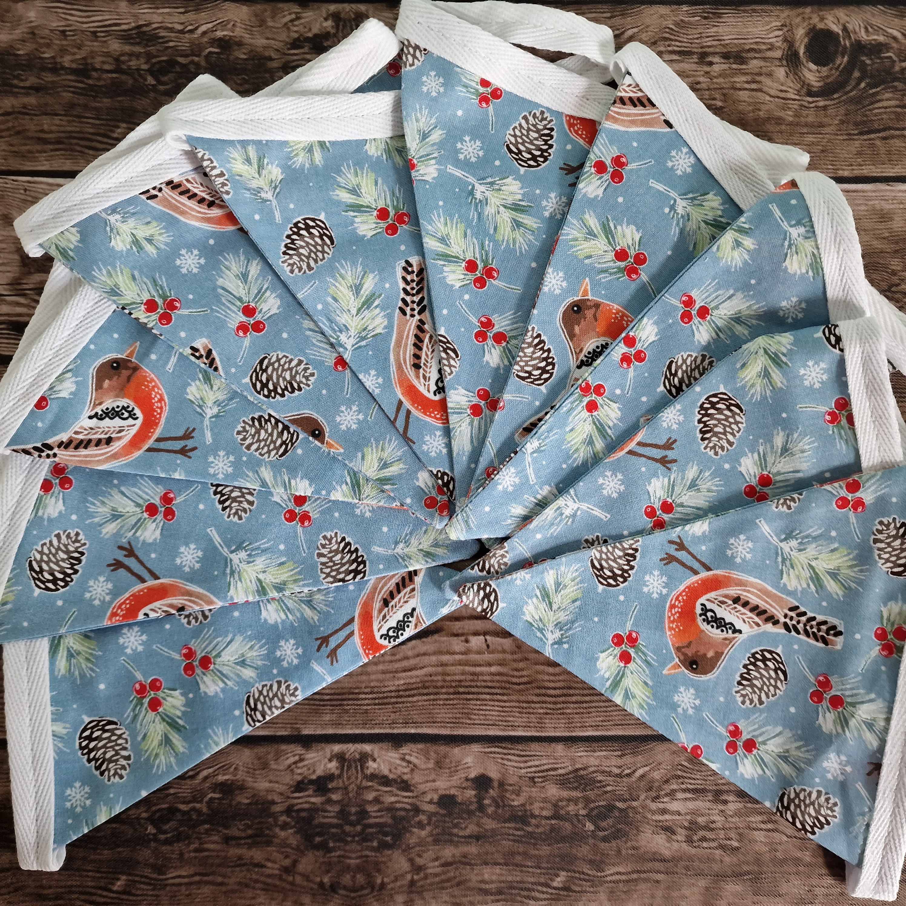 Christmas Fireplace Bunting - Robin design on blue fabric 