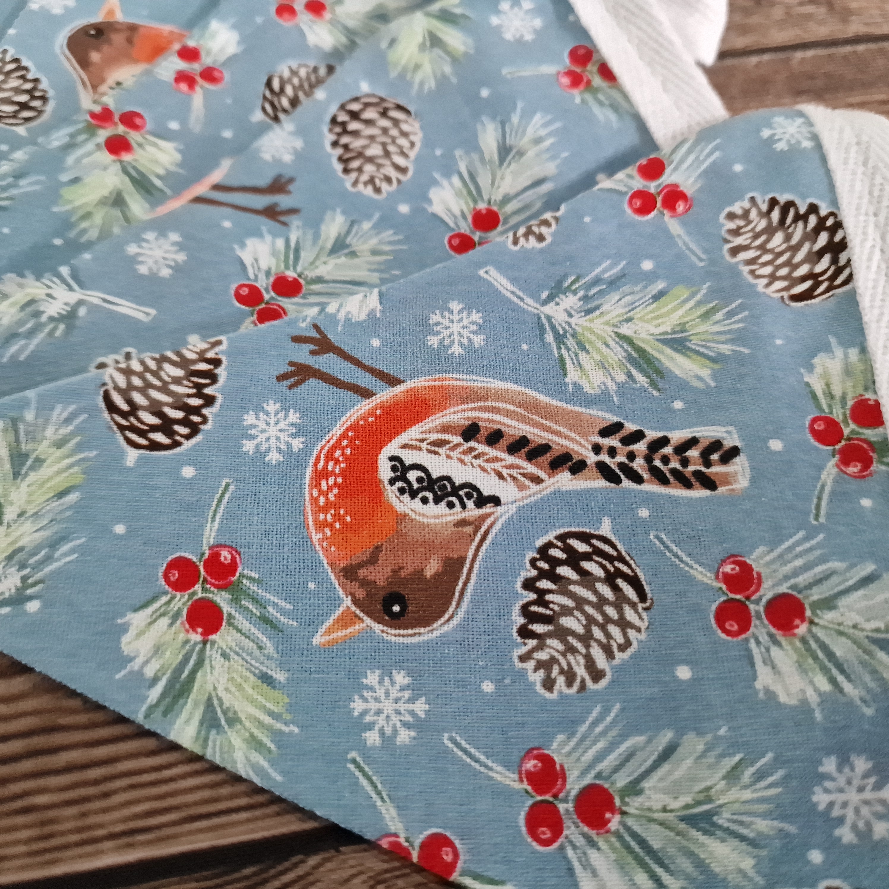 Christmas Fireplace Bunting - Robin design on blue fabric 