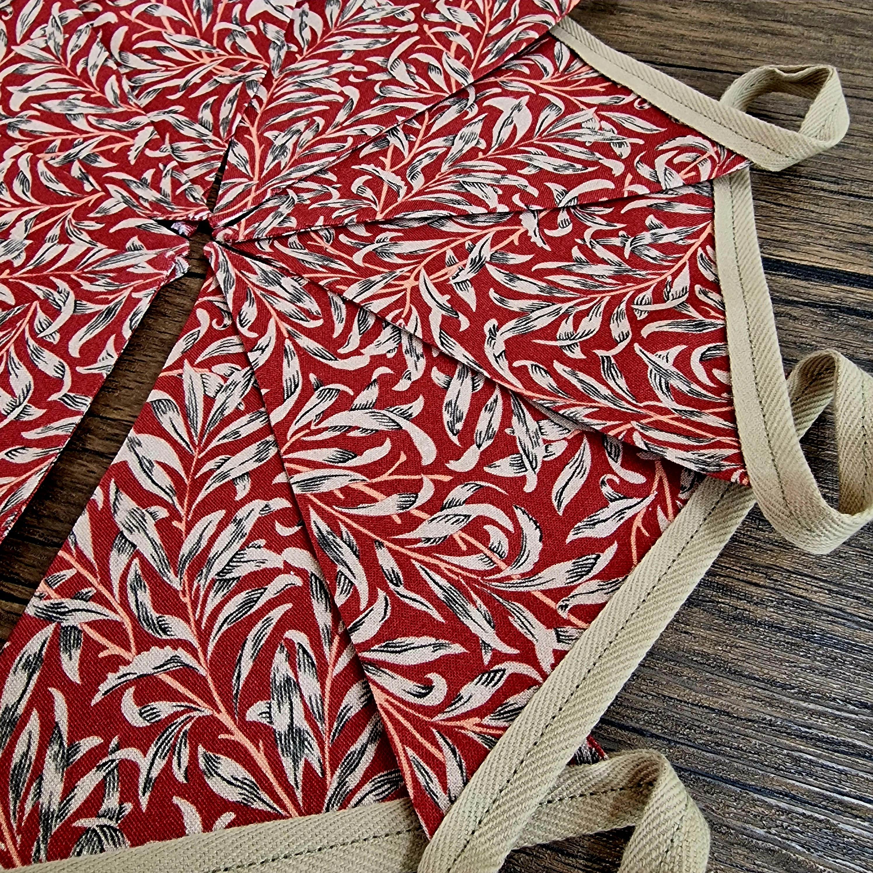 Crimson Willow Bough Bunting - William Morris print