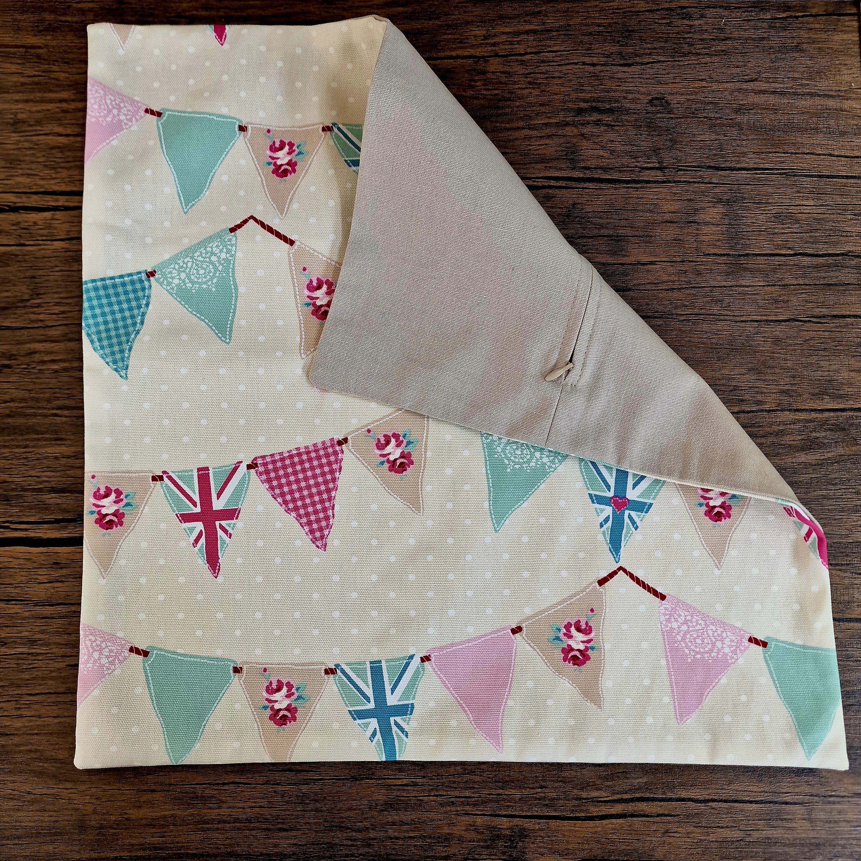 Shabby Chic Bunting Print design Cushion cover 40 x 40cm
