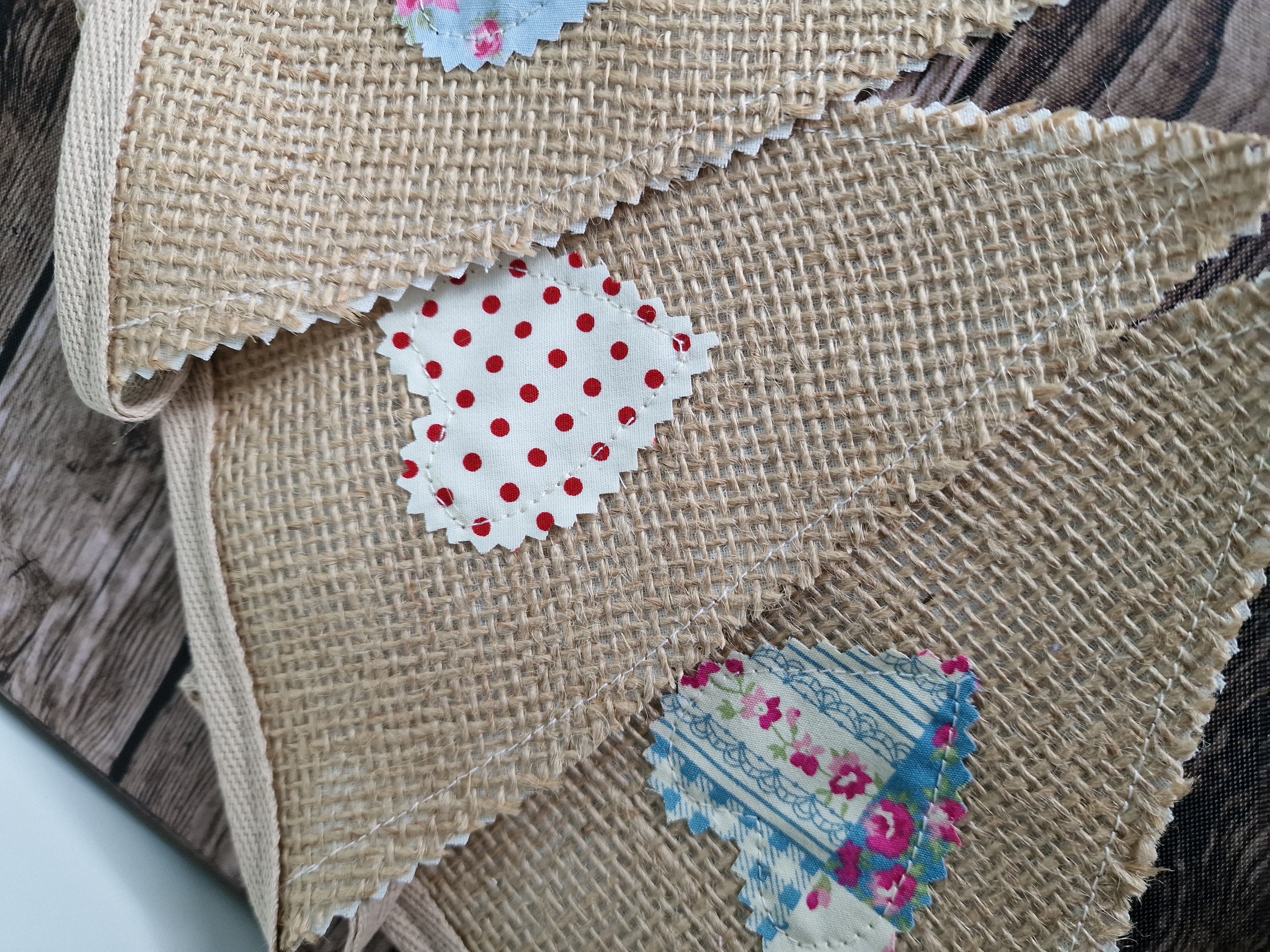 Shabby Chic Hessian Fabric Bunting - Blue & Red Hearts 