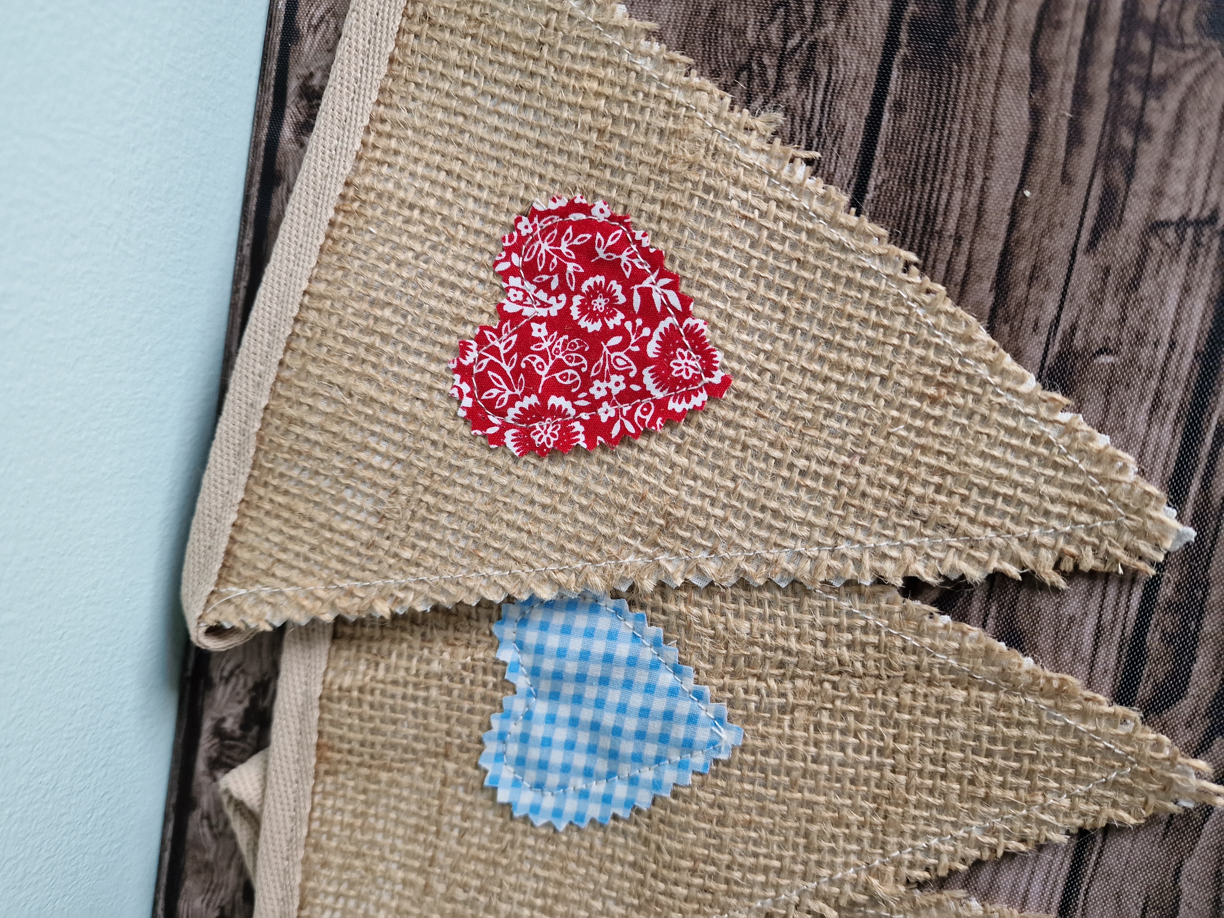 Shabby Chic Hessian Fabric Bunting - Blue & Red Hearts 