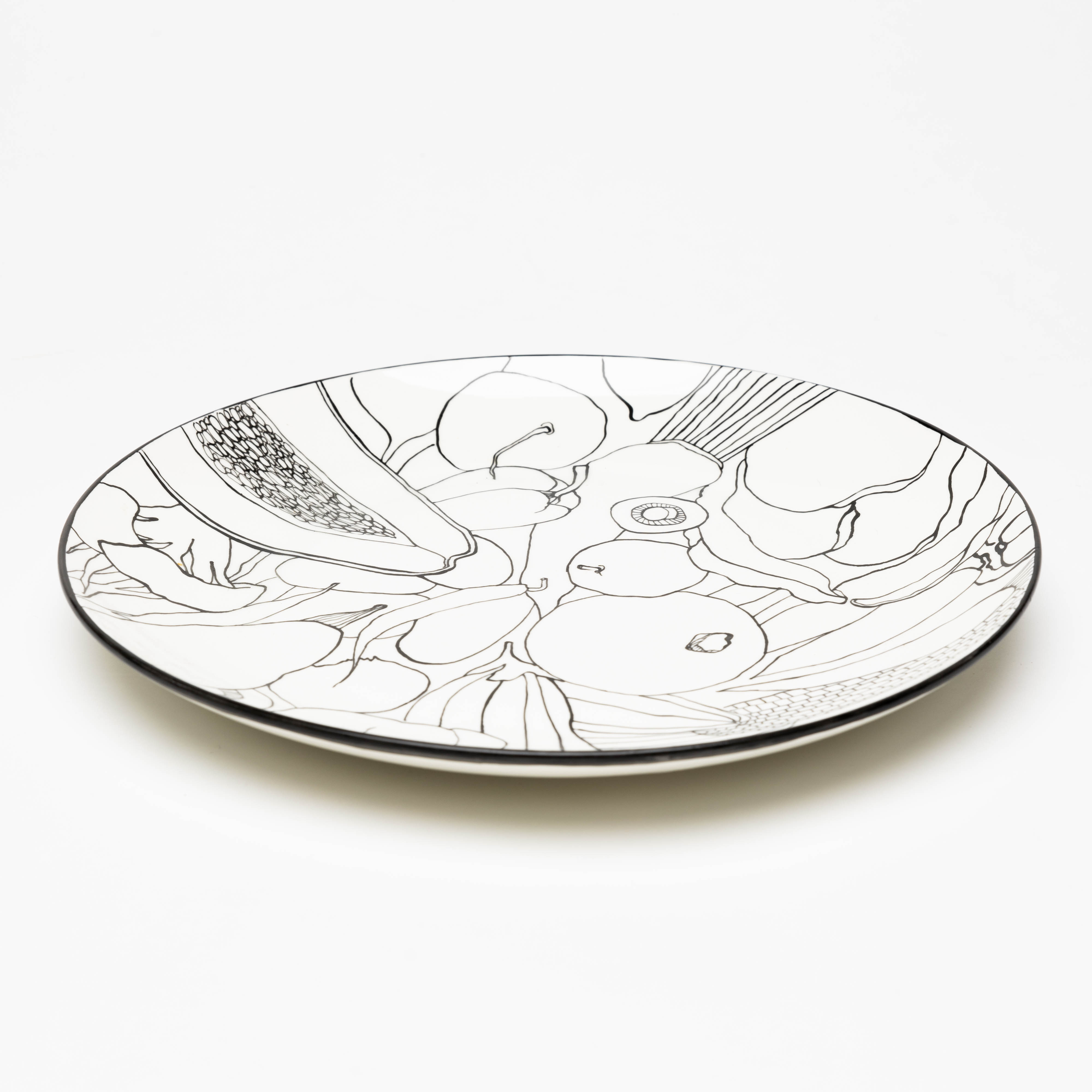 Sķīvis augļiem un dārzeņiem