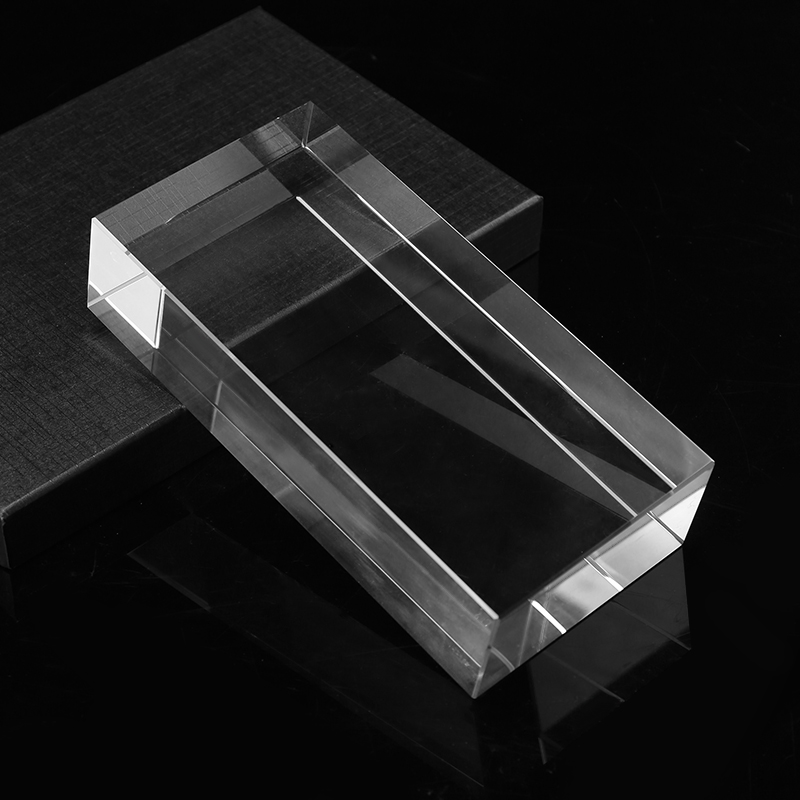 Skaidri stiklinė plyta