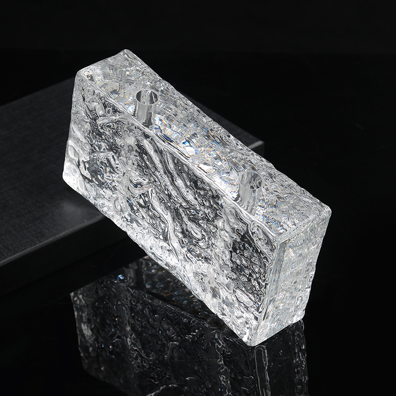 Ledo plyta su montavimo angomis