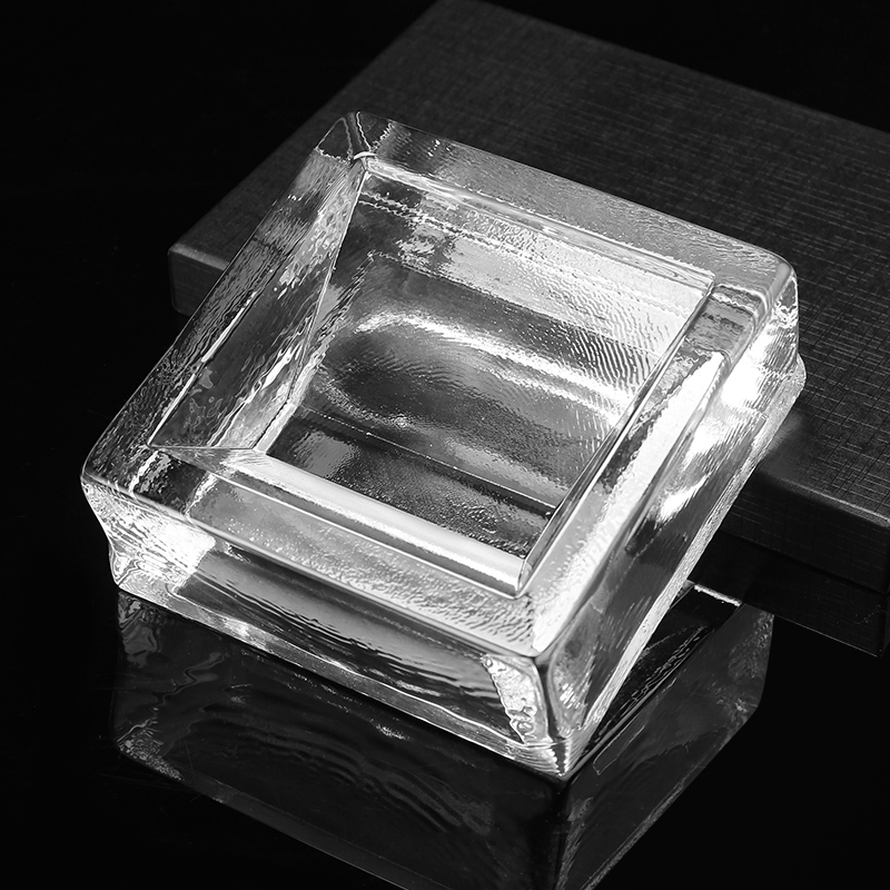 Kvadratinė ertmės stiklinė plyta