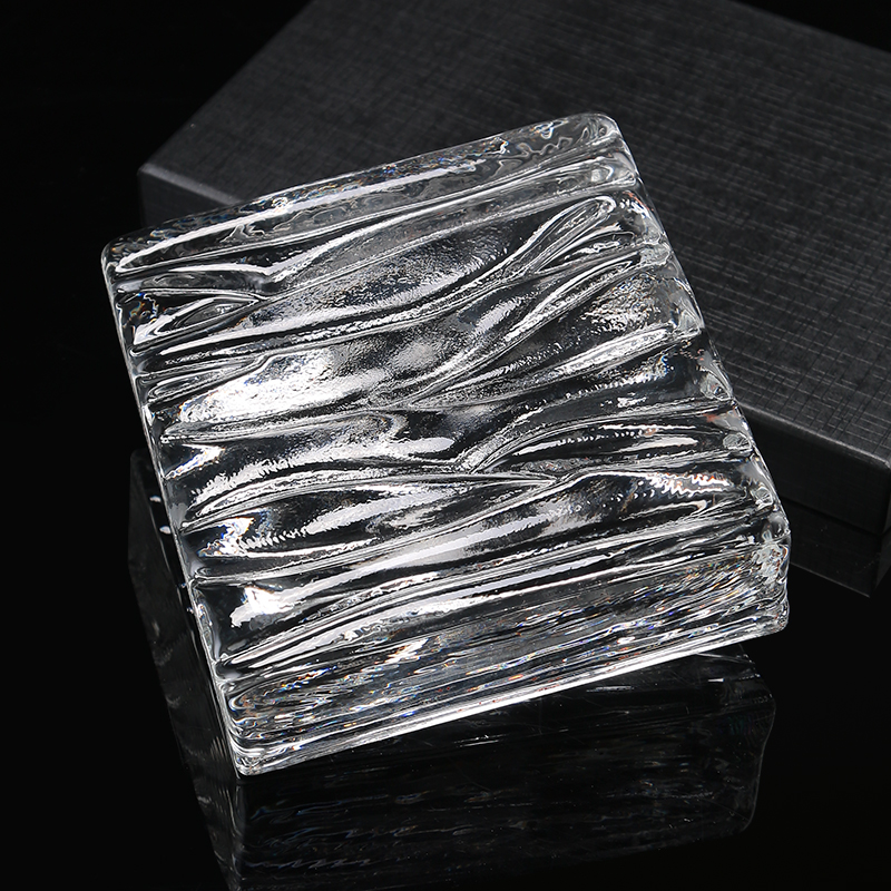 Banguotas kvadratas stiklinė plyta