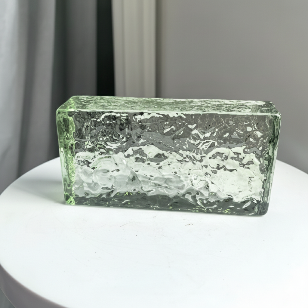 Šviesiai žalio atspalvio plyta Ledas 