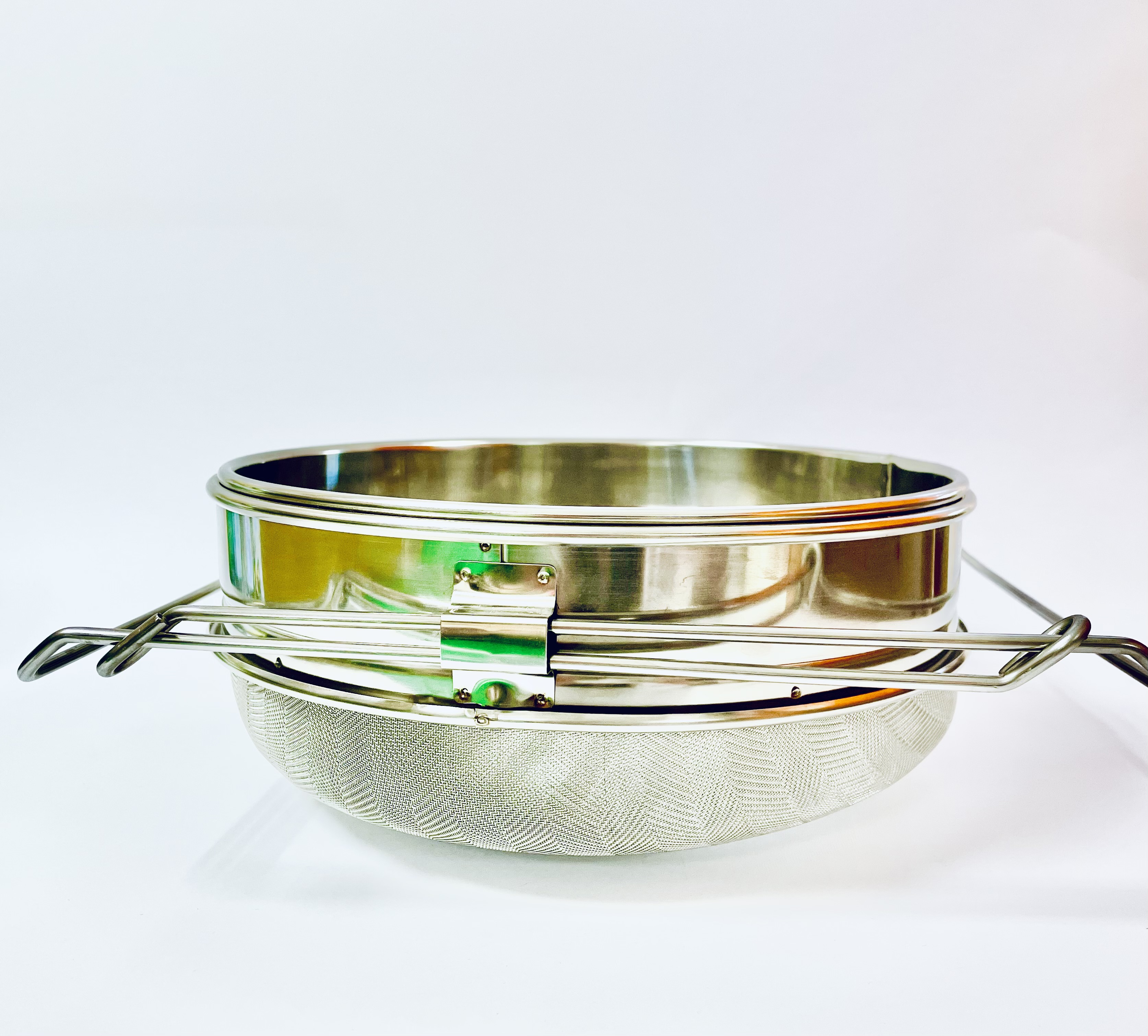 Dvigubas metalinis koštuvas