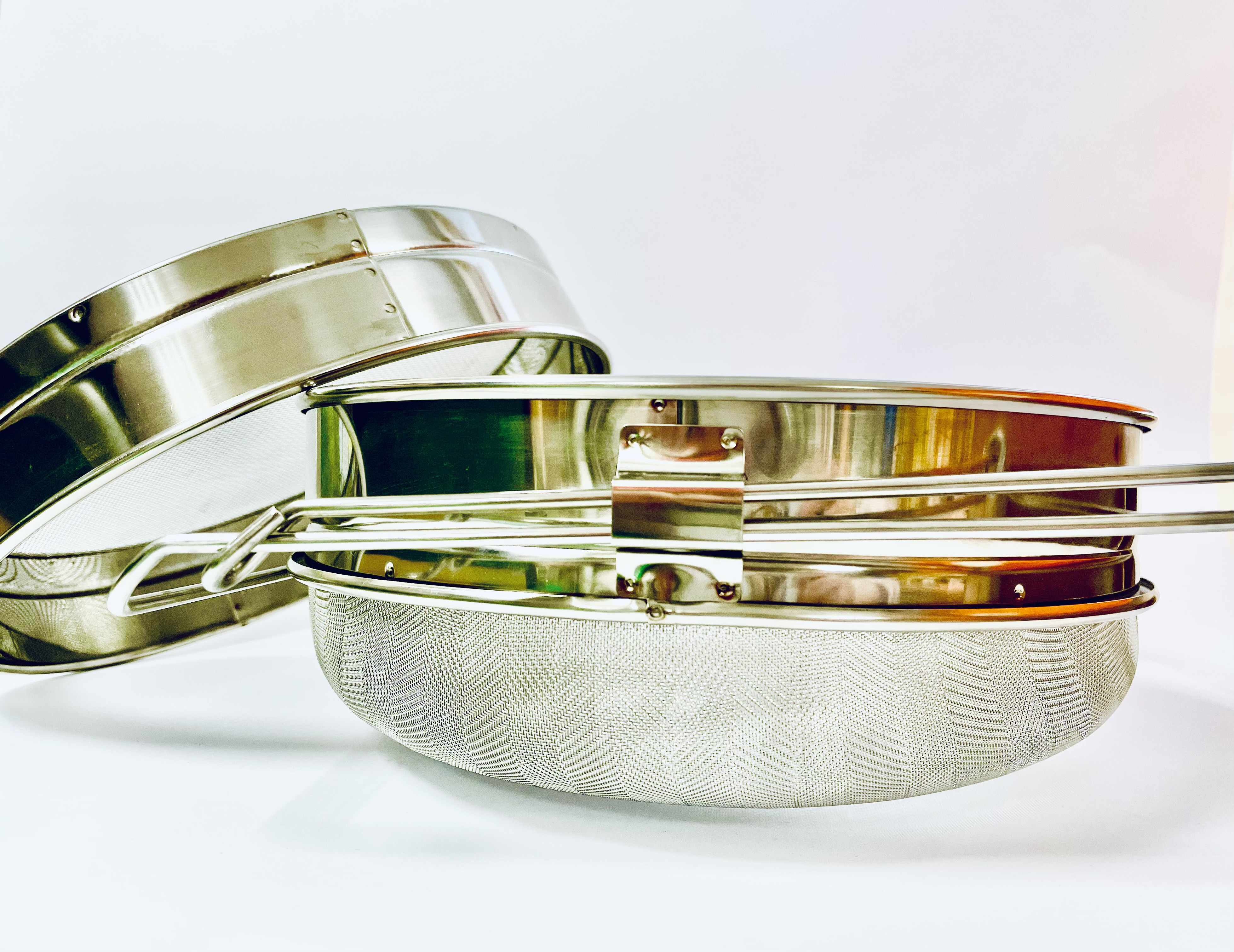 Dvigubas metalinis koštuvas