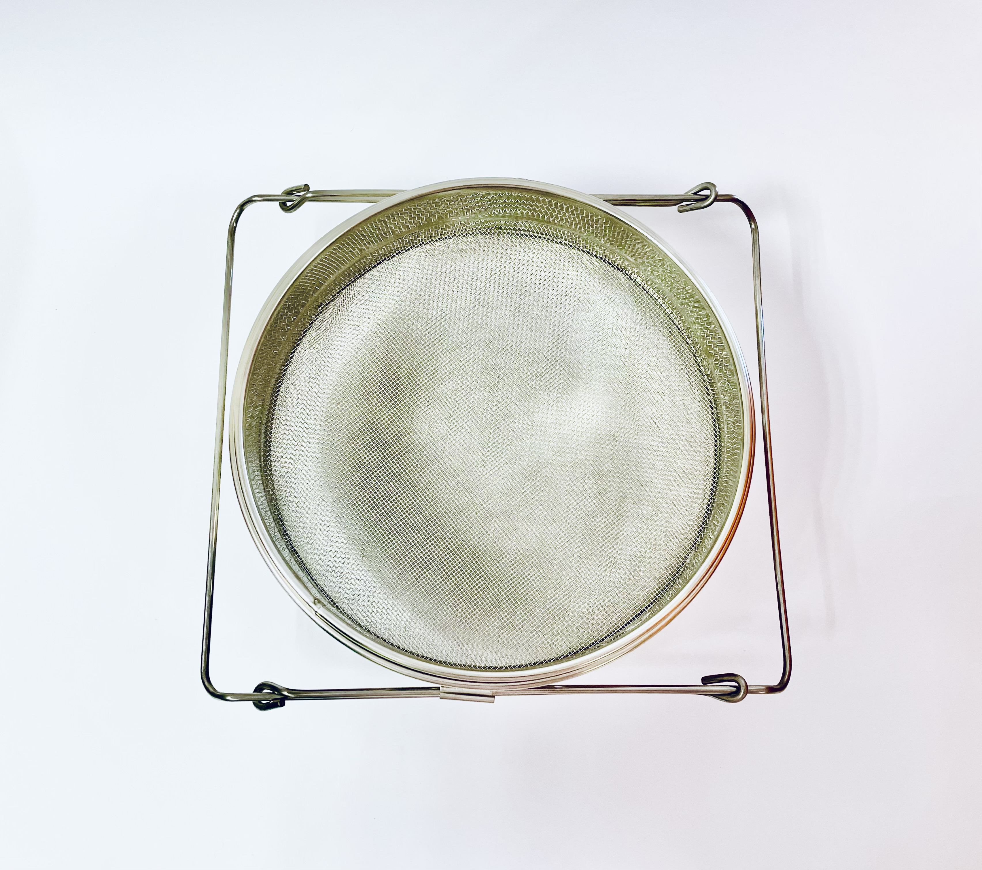 Dvigubas metalinis koštuvas