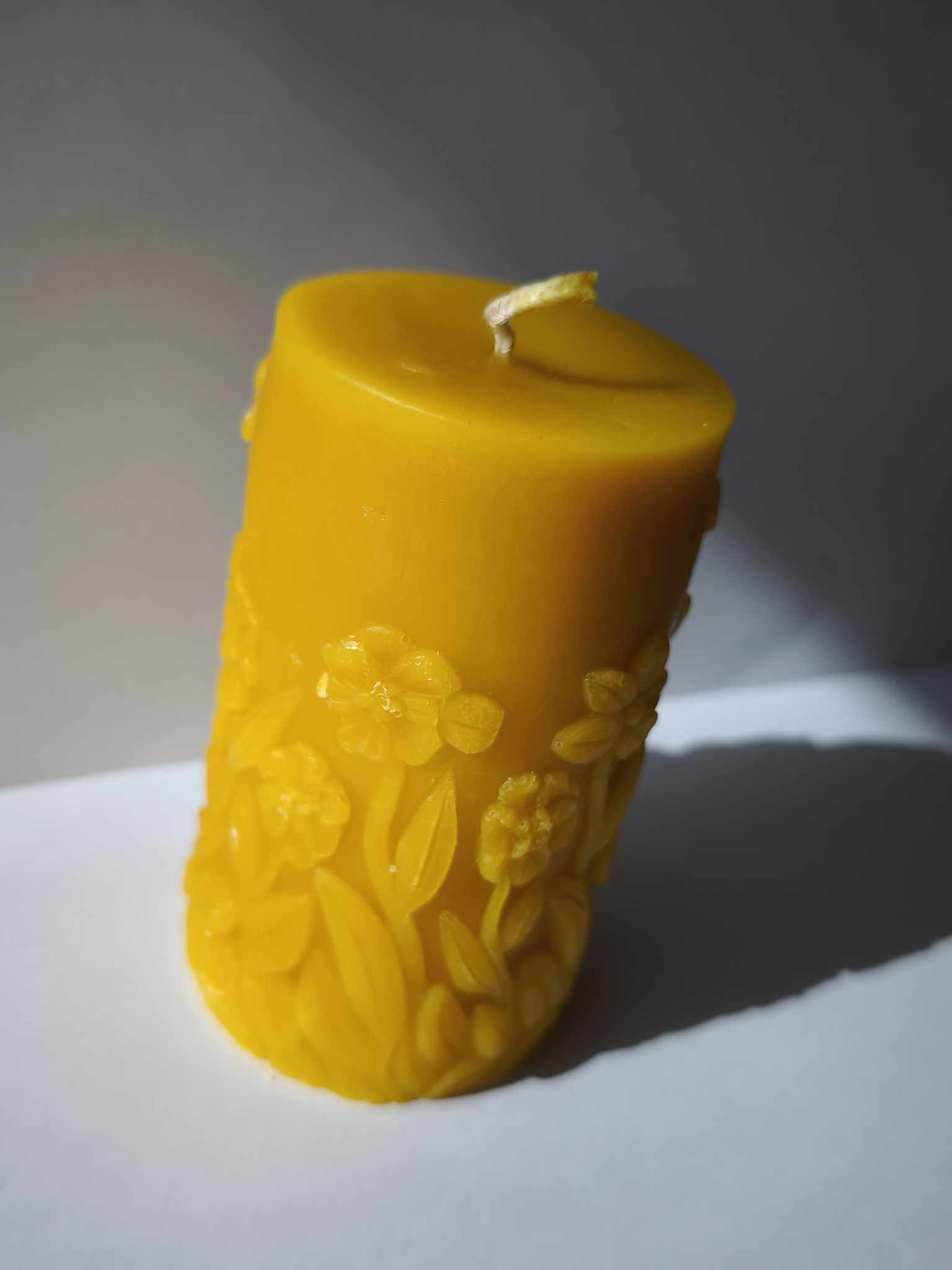 Žvakė su kiškio dekoru