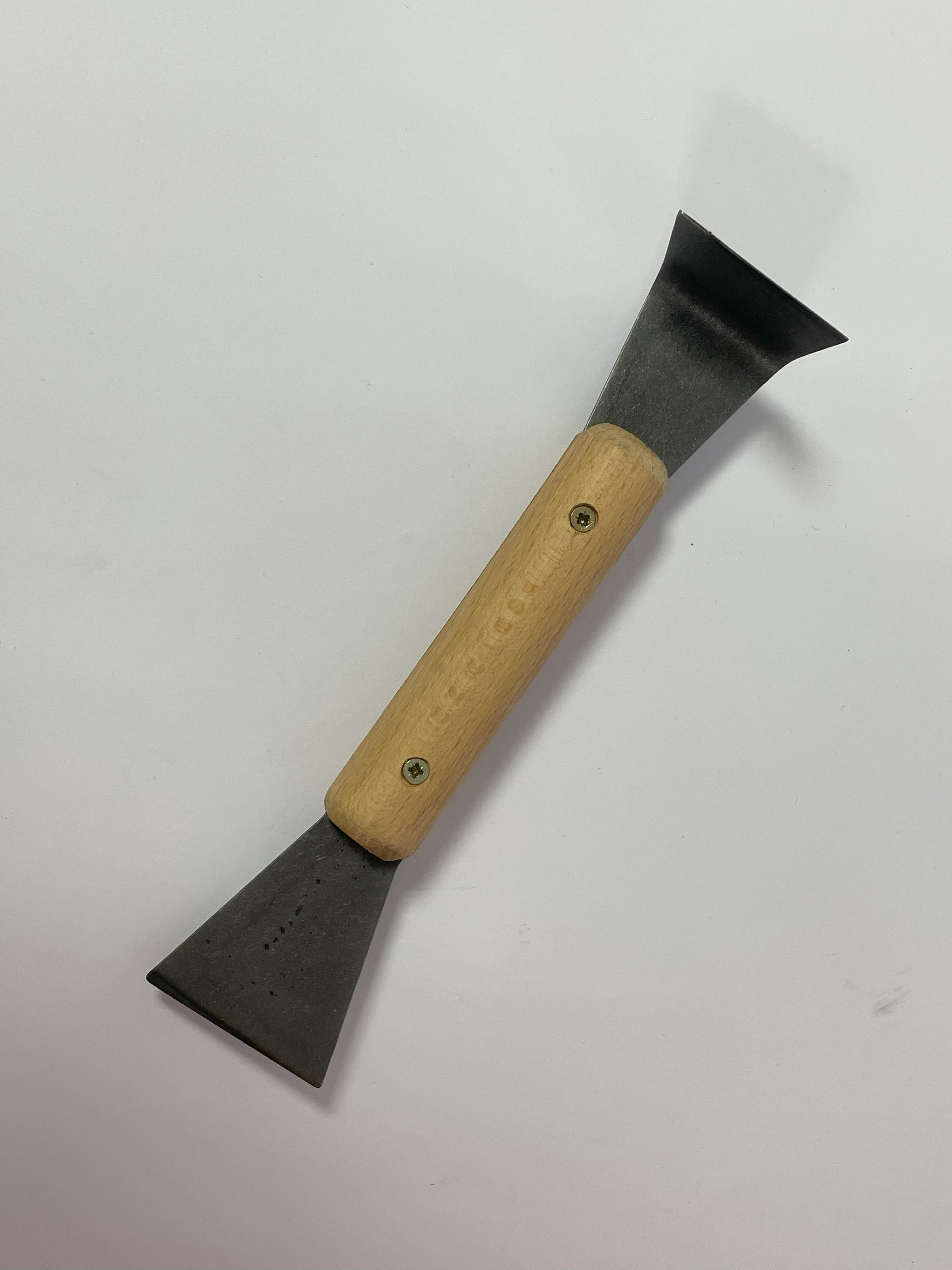 Kaltas su medine, ovalia rankena