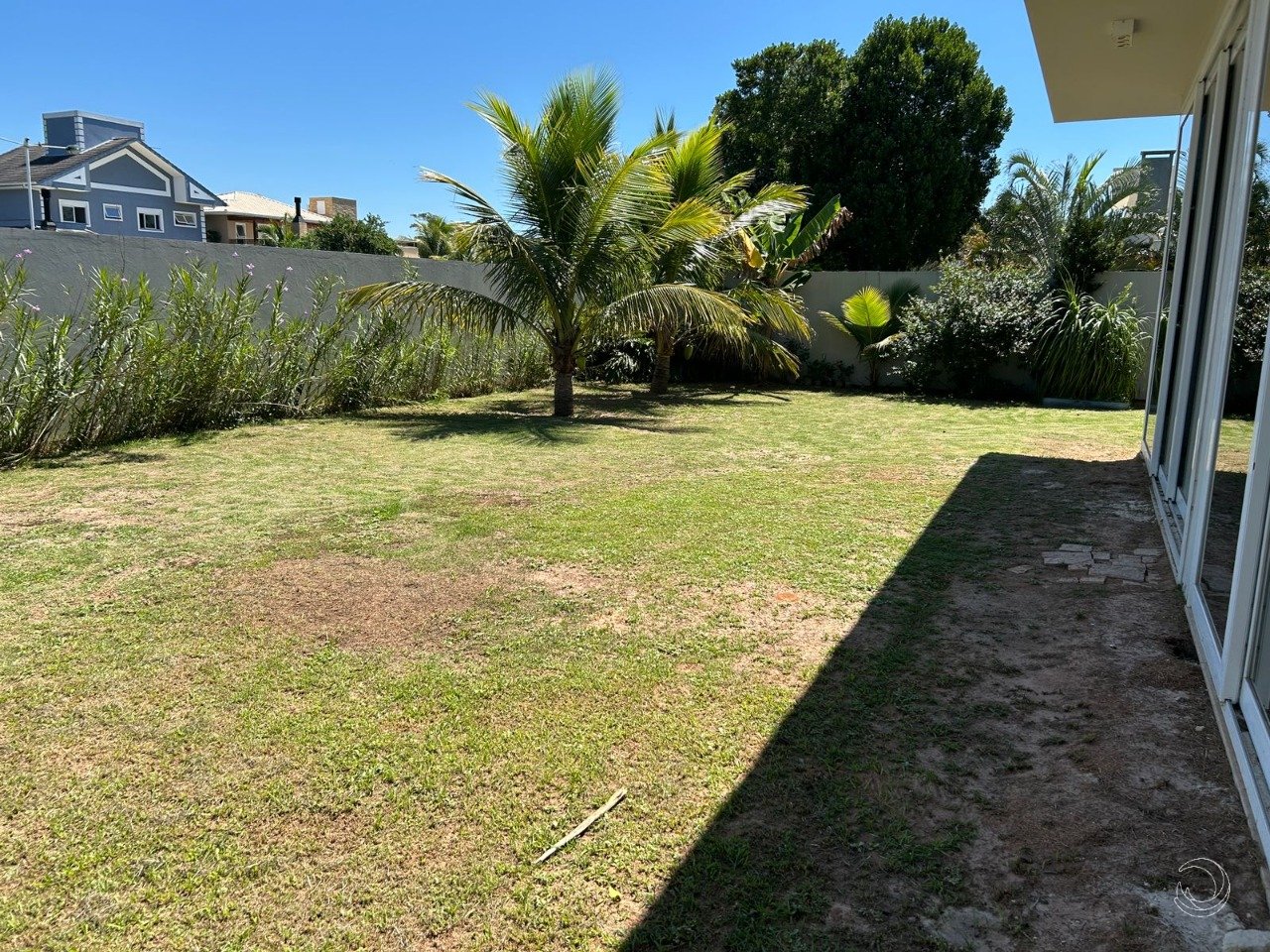 Casa Exclusiva no Campeche com 4 Suítes e Vista Panorâmica 