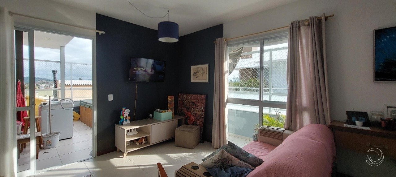 Cobertura à venda com 2 dormitórios no Morro das Pedras