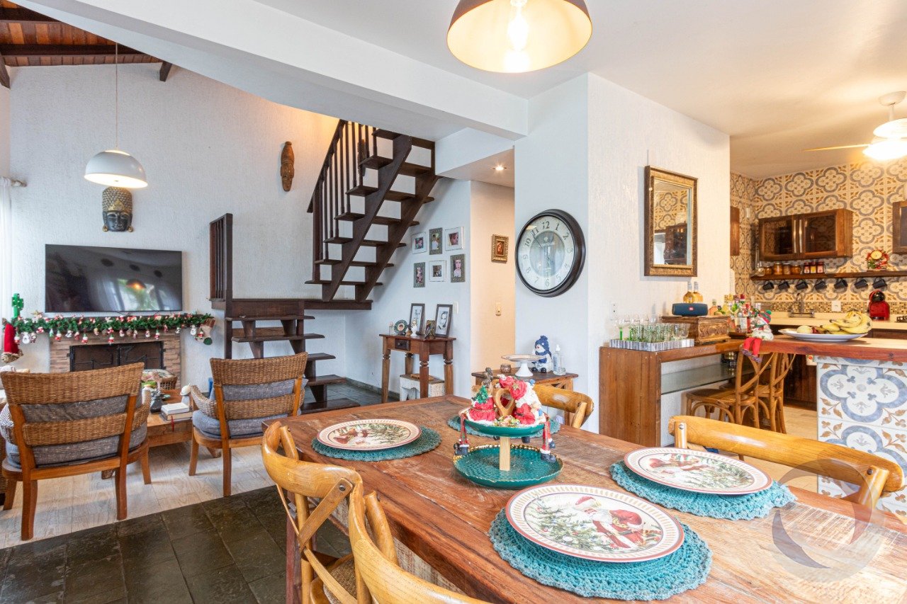 Casa com 4 Dormitórios no Novo Campeche