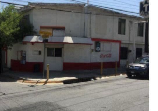 OPORTUNIDAD DE NEGOCIO!!! Casa en la Lateral de Ave Lázaro Cárdenas Valle del Mirador Frente a Valle Oriente