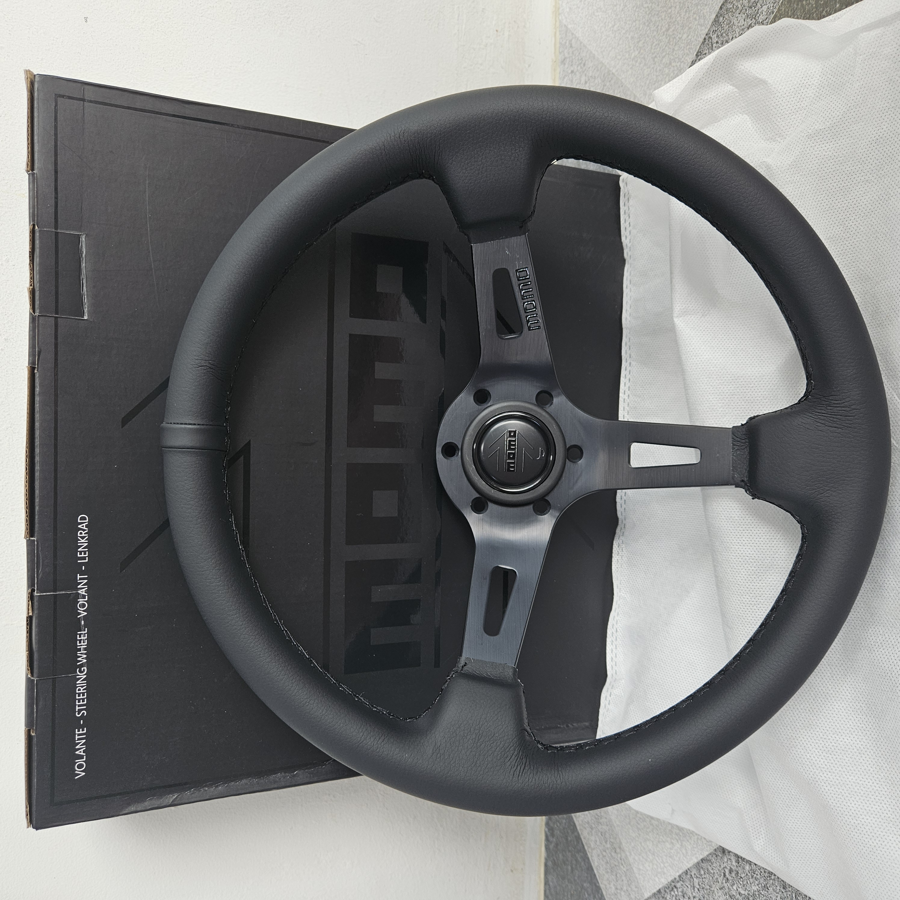 Stir Racing Momo Mod 08 Black Edition Kulit 14 Inch Celong