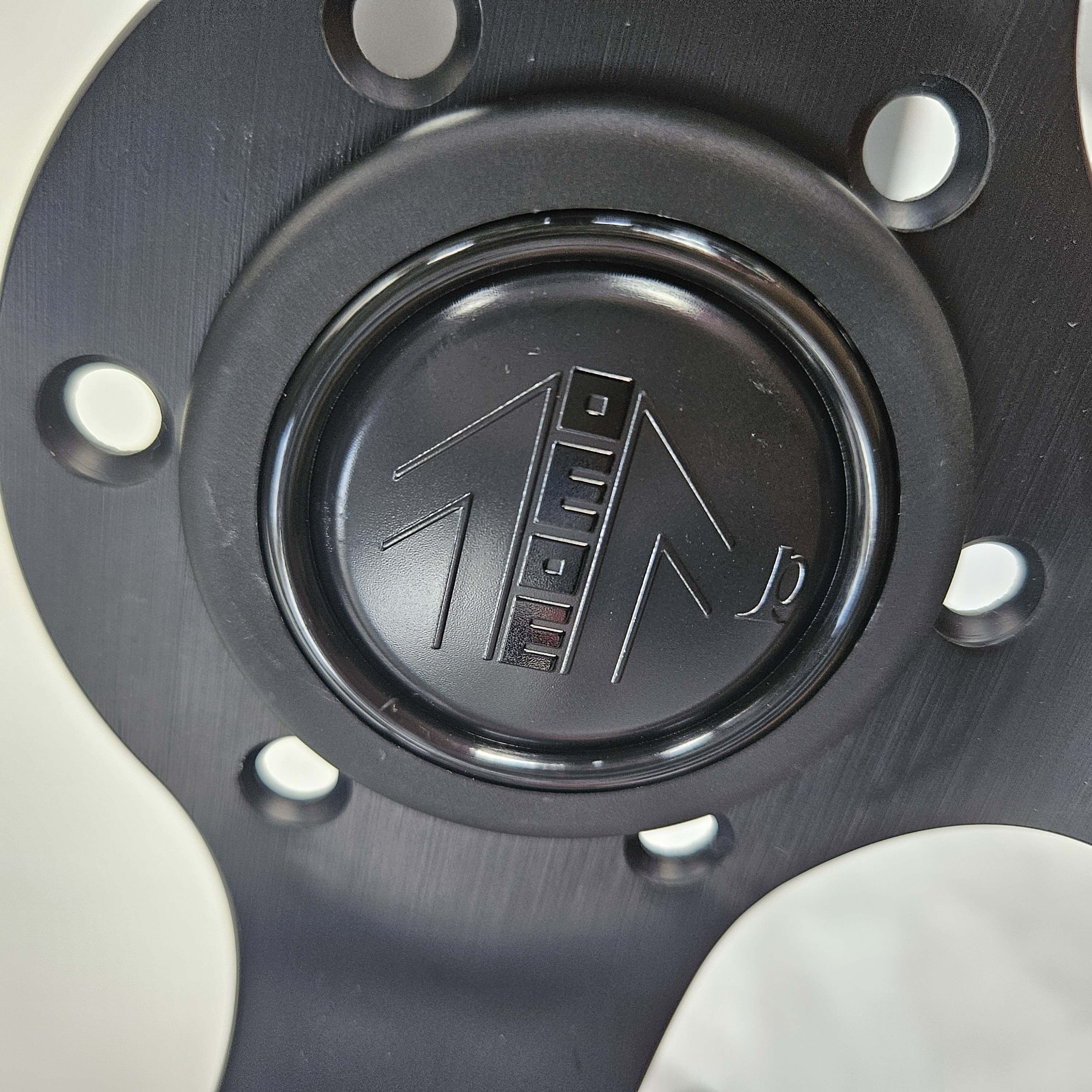 Stir Racing Momo Mod 08 Black Edition Kulit 14 Inch Celong