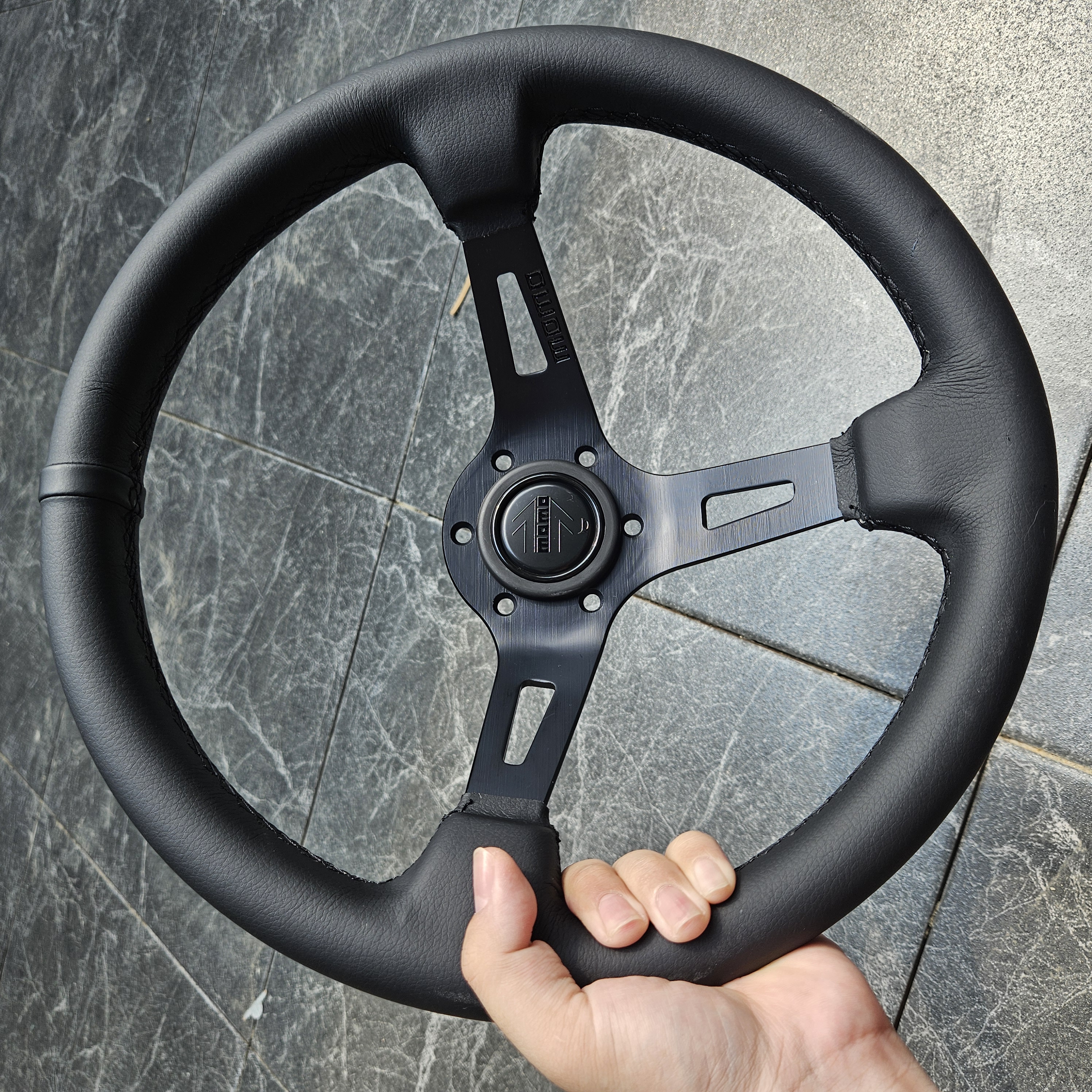 Stir Racing Momo Mod 08 Black Edition Kulit 14 Inch Celong