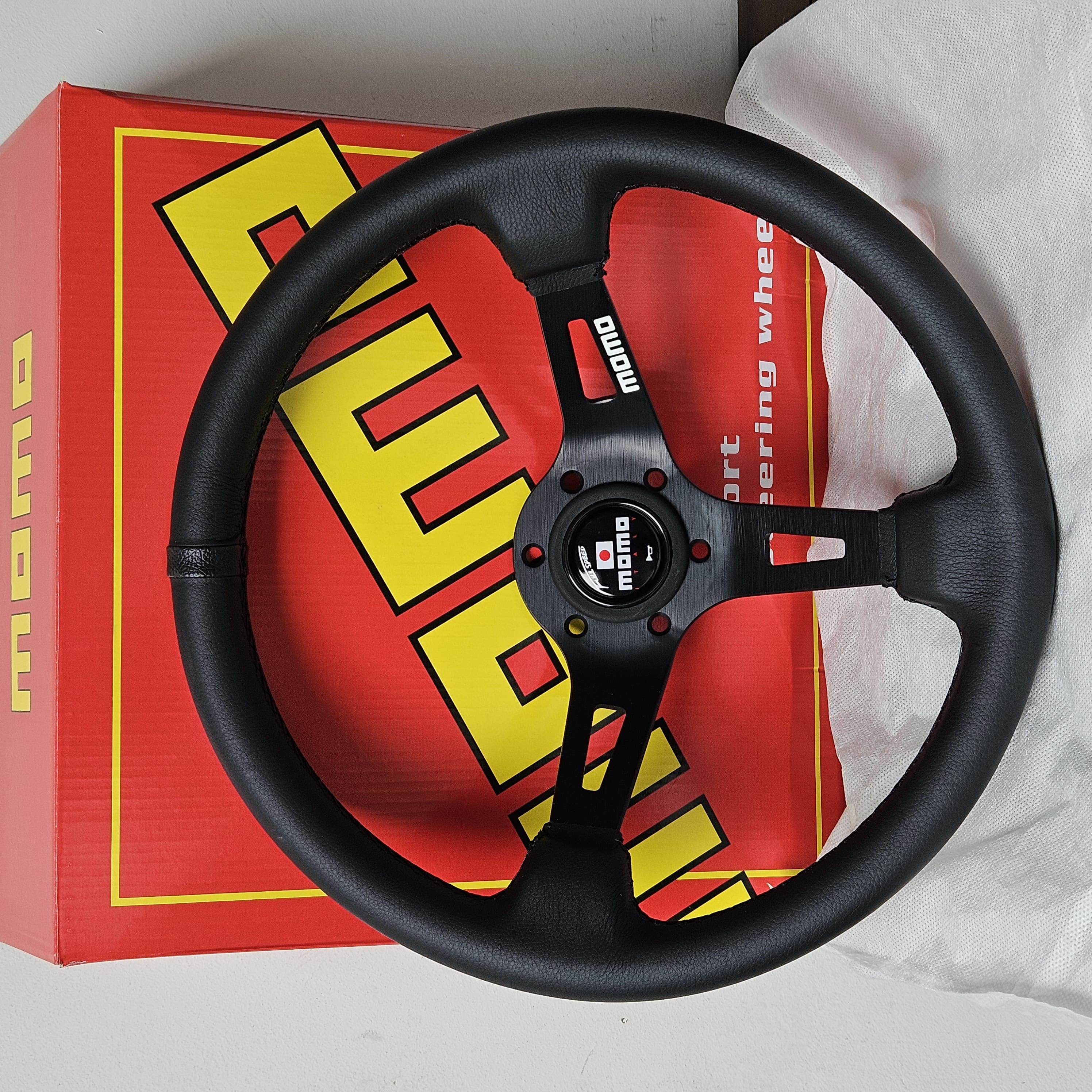 Stir Racing Momo Mod 08 Hitam/Putih/Kuning Kulit 14 Inch Celong