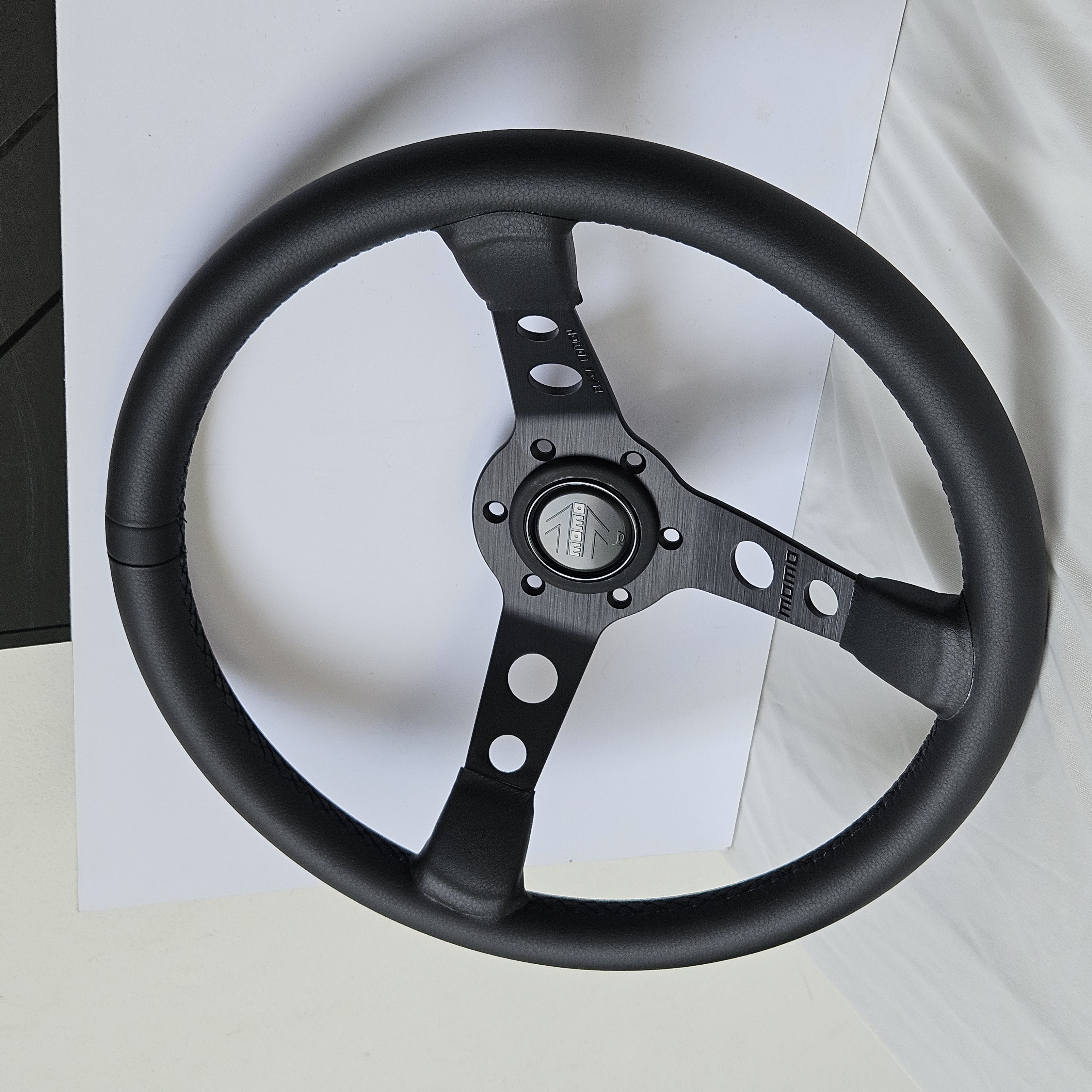 Stir Racing Momo Mod 07 Black Edition Kulit 14 Inch Semi Celong