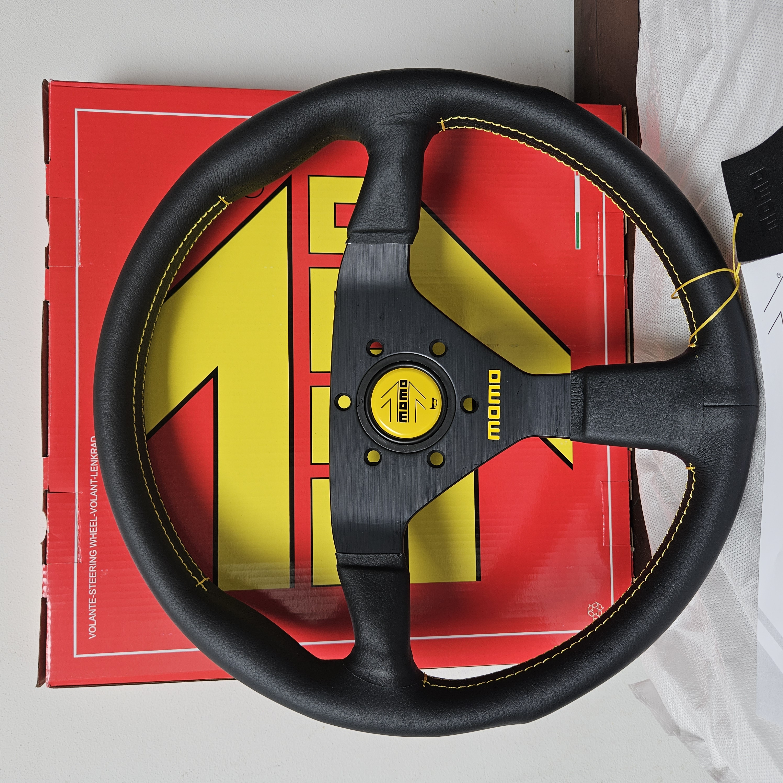 Stir Racing Momo Montecarlo Hitam/Biru/Merah/Kuning Kulit 14 Inch Datar 