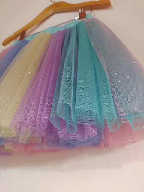 Saia de Tule Arco-Íris