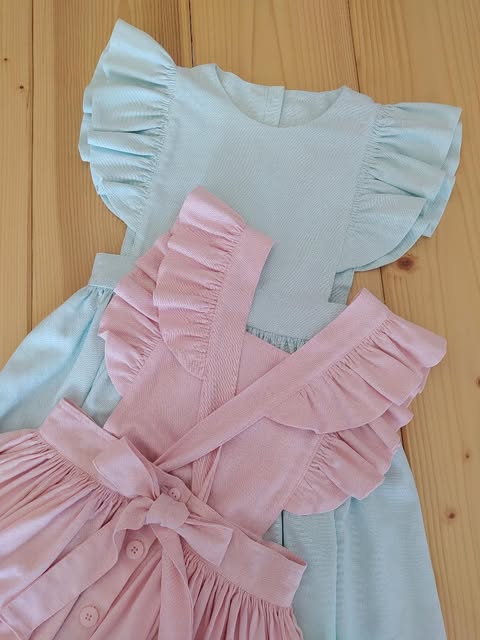 Jardineira de linho  rosa claro