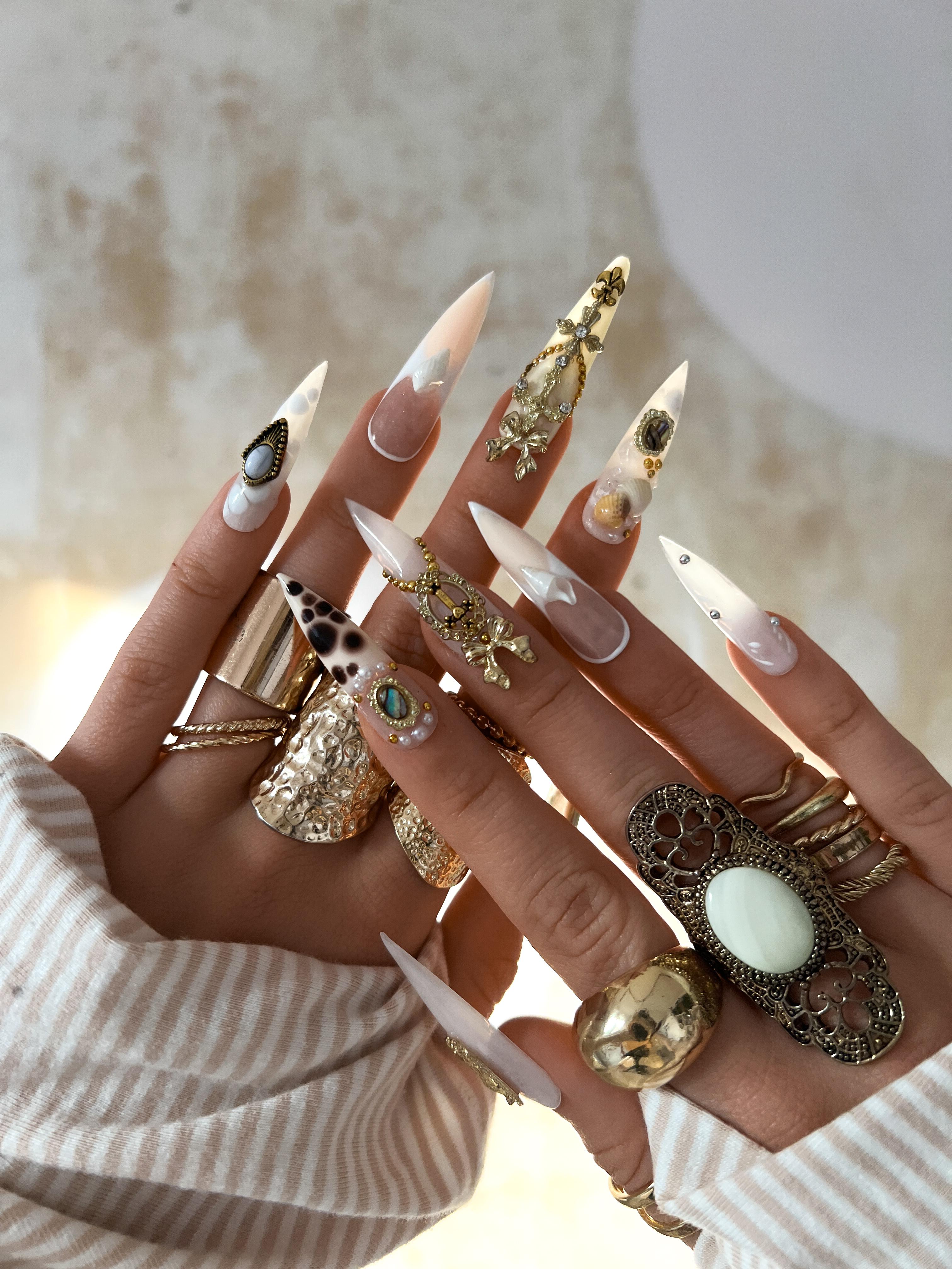 WHITE DREAM