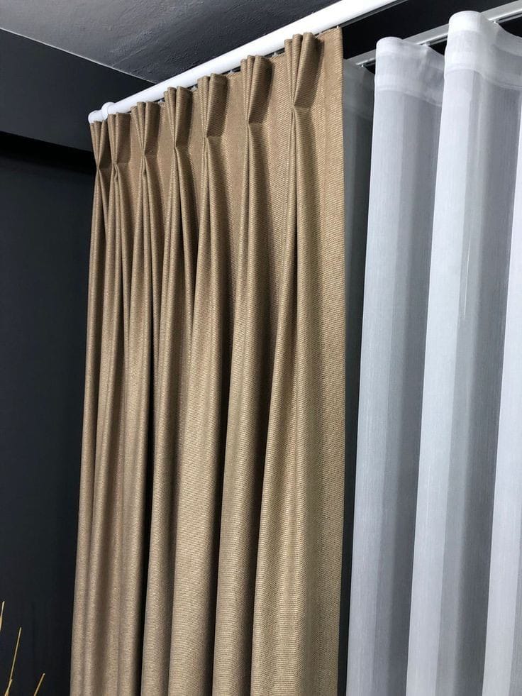 Three plate curtains