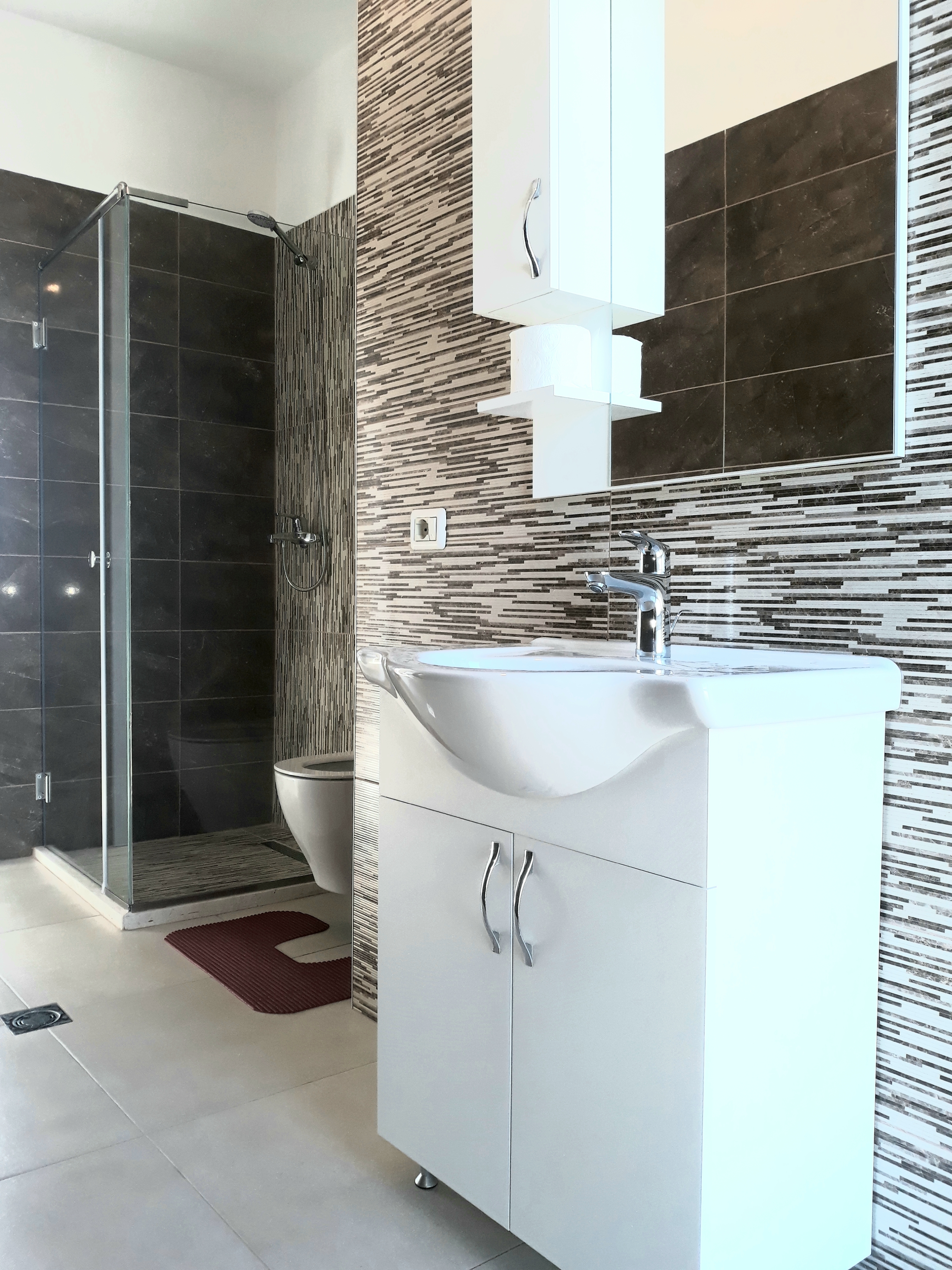 6. Double room with shared bathroom (extra bed)