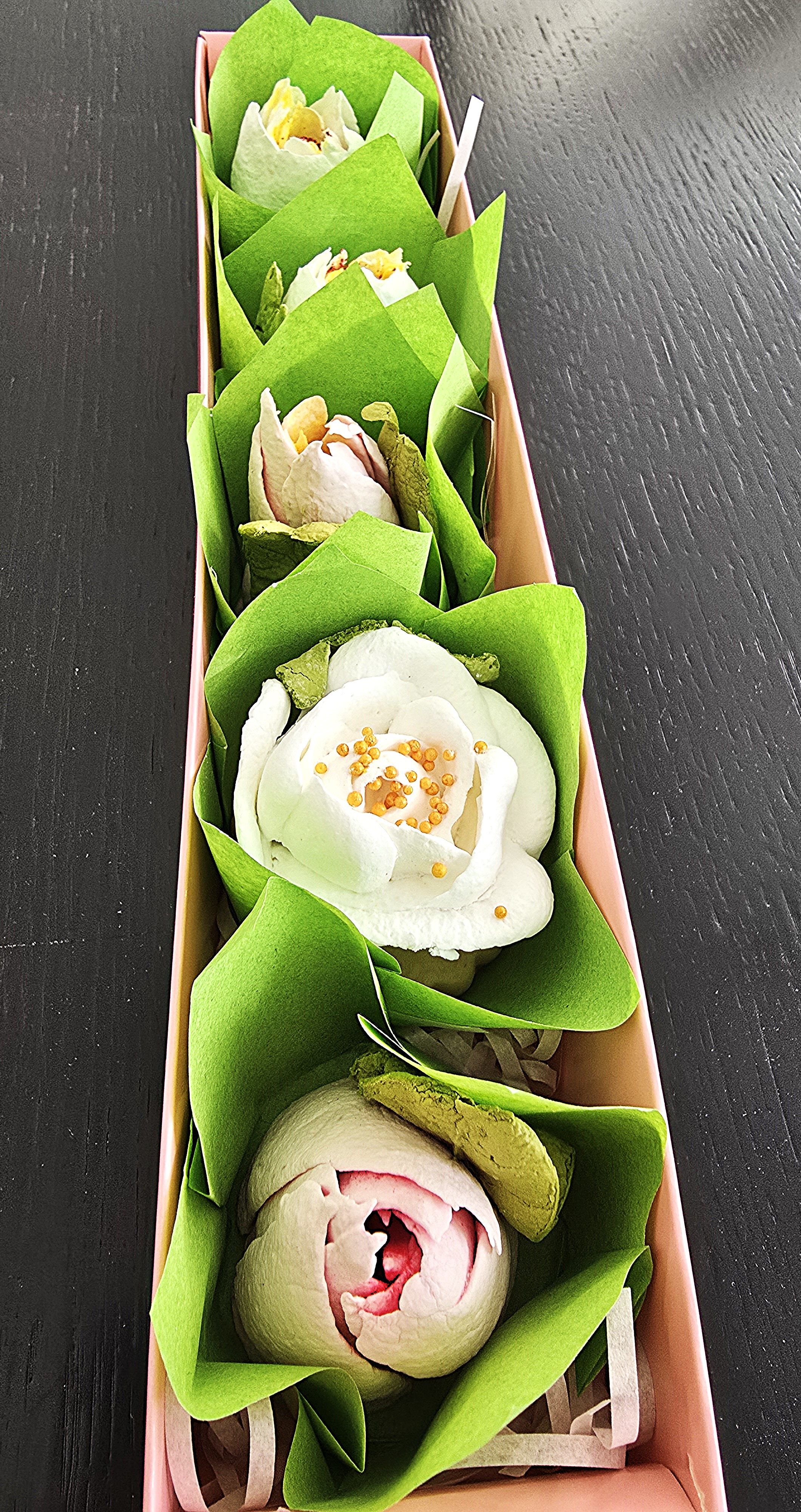 5 Flowers in a Long Box