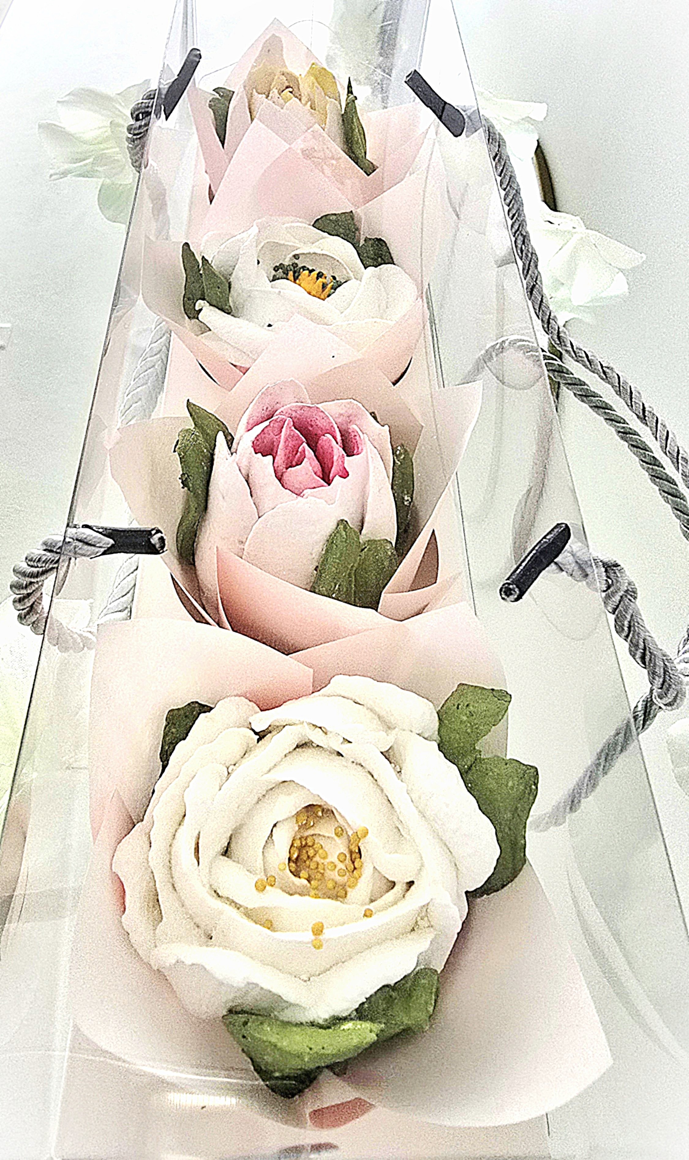 4 Flowers in the Box with Handles