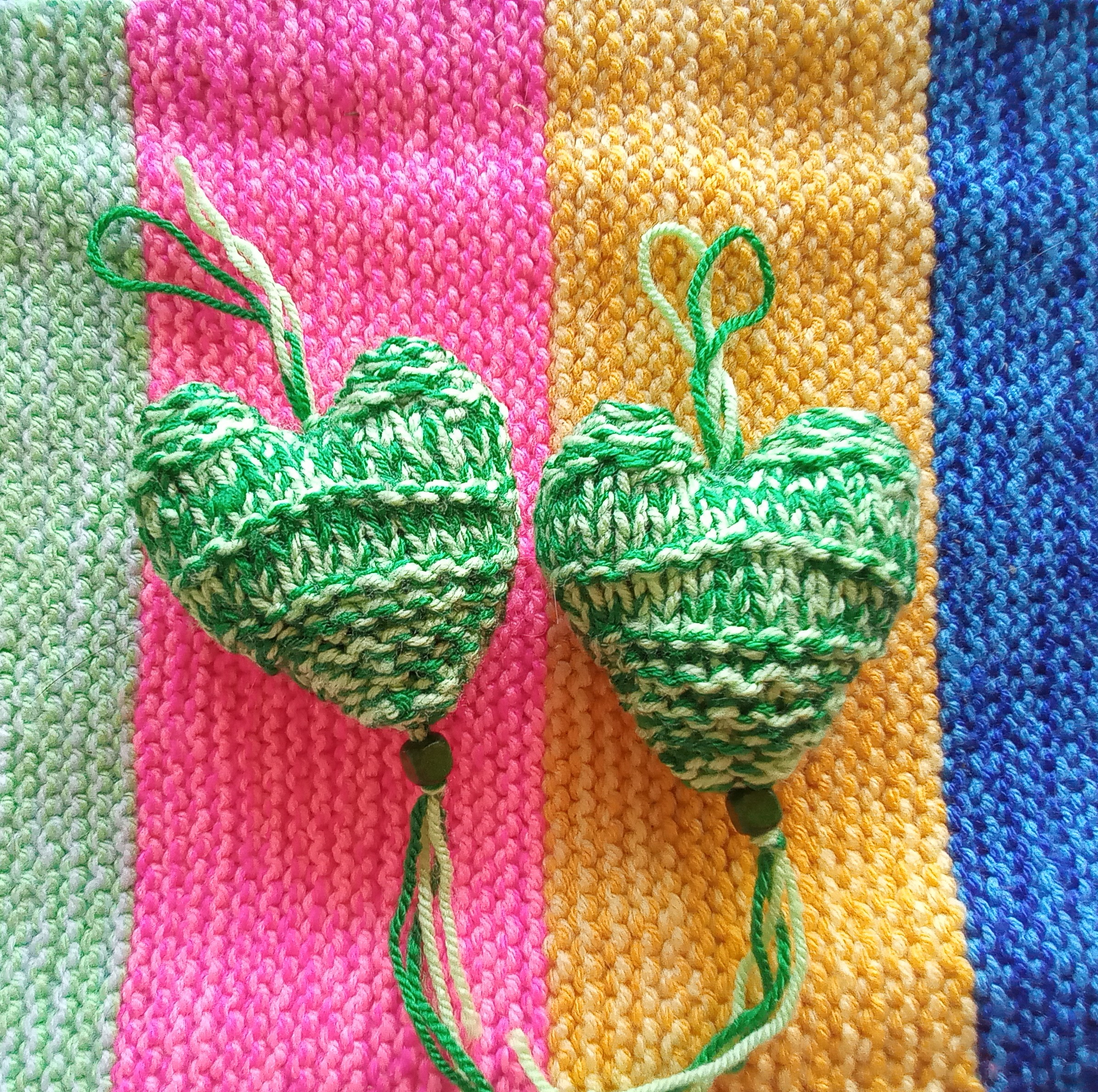  2 Gebreide kleine hartjes 