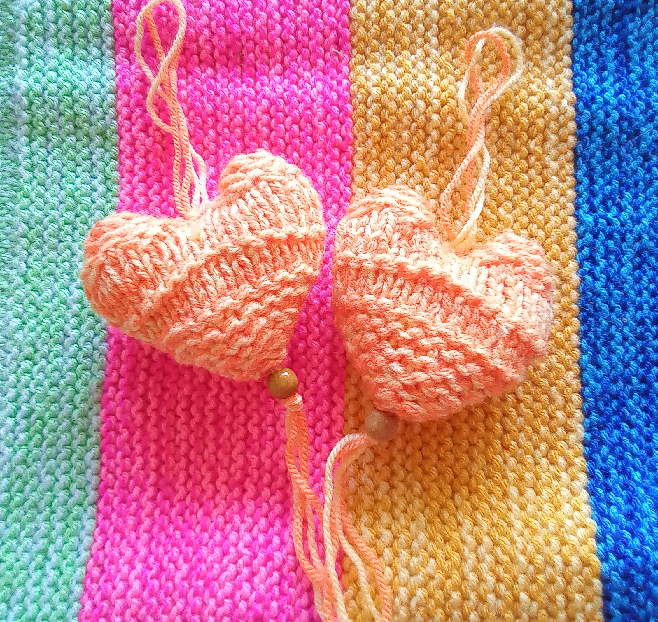 2 Knitted little hearts