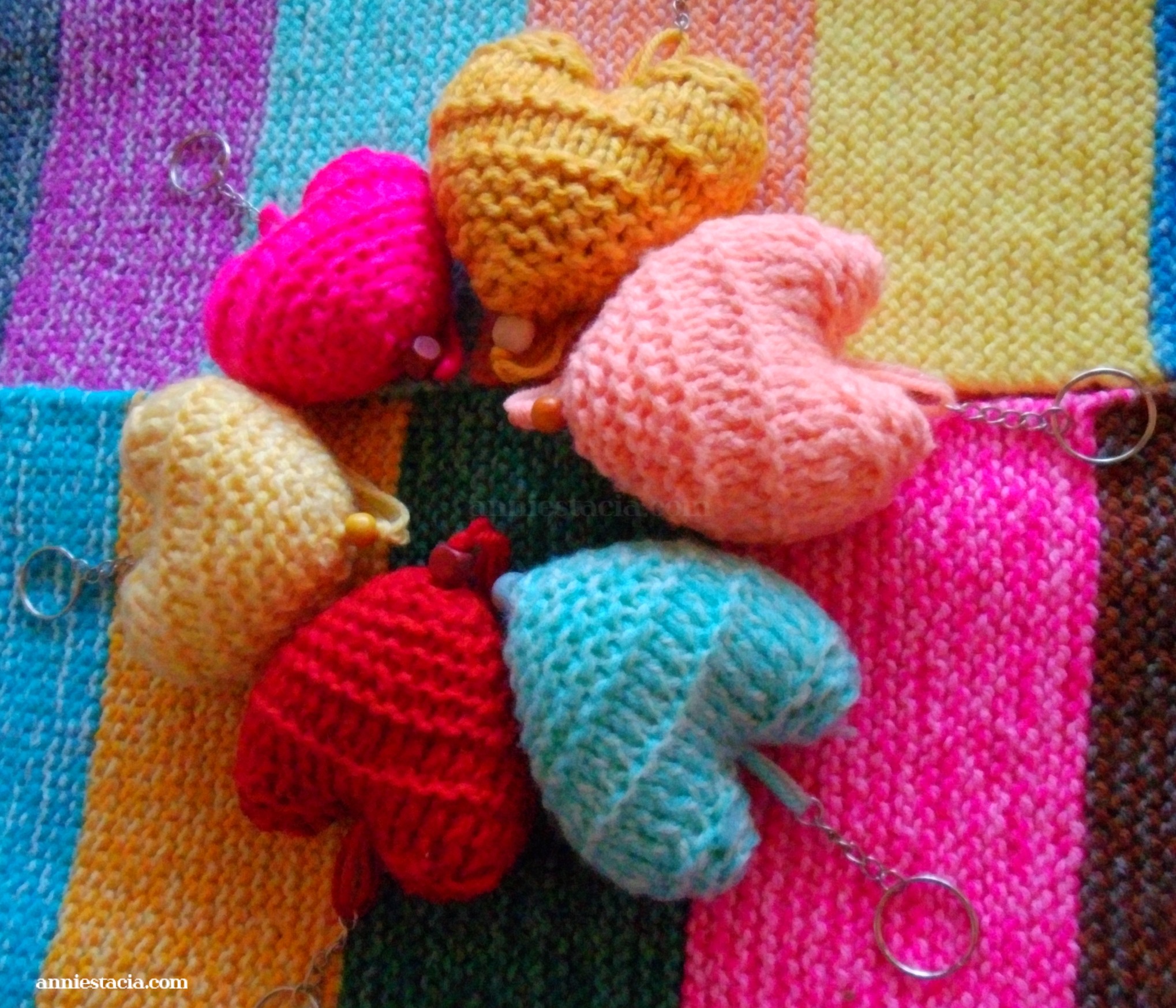 2 Knitted little hearts
