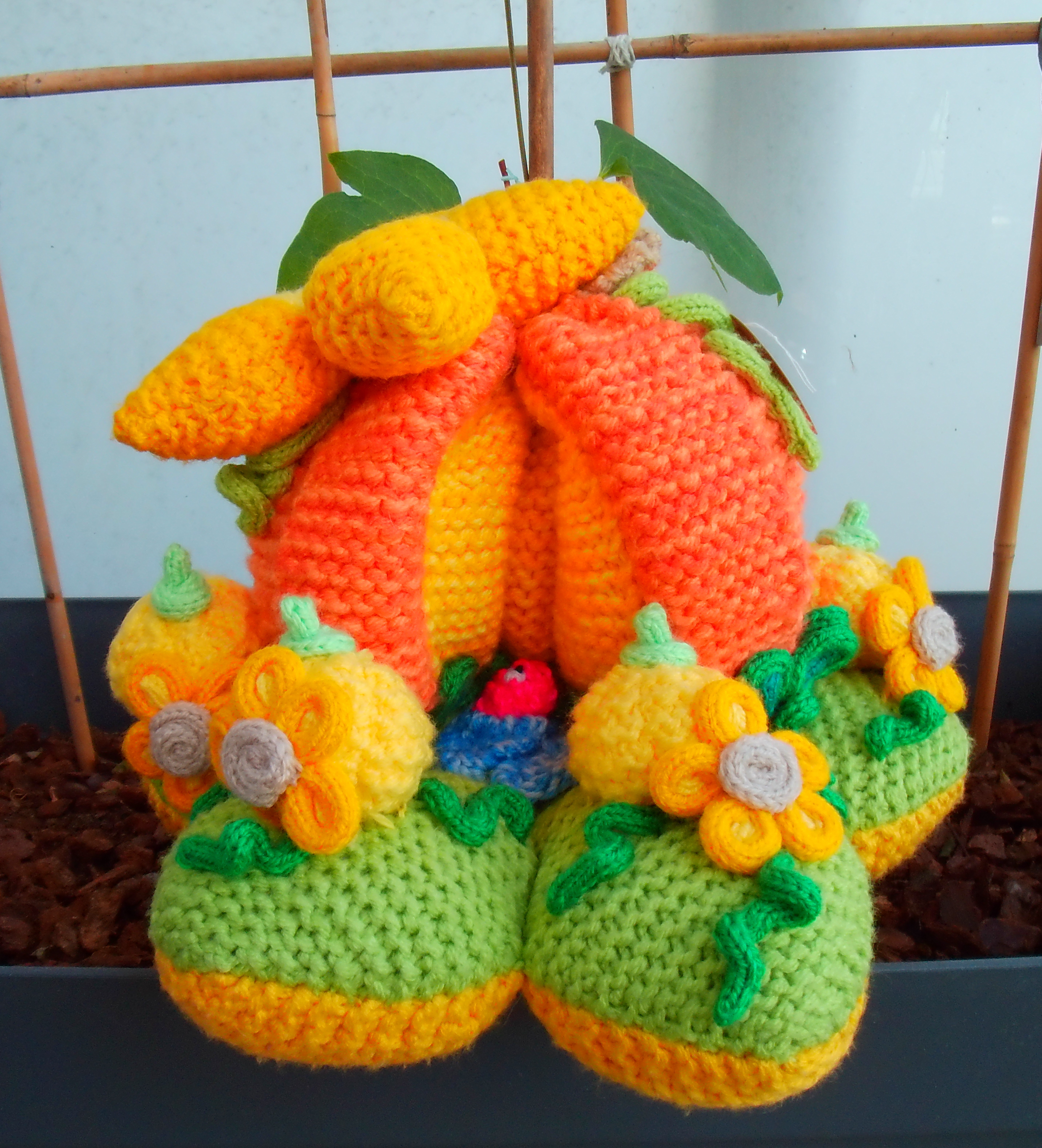 Unique knitted pumpkin island