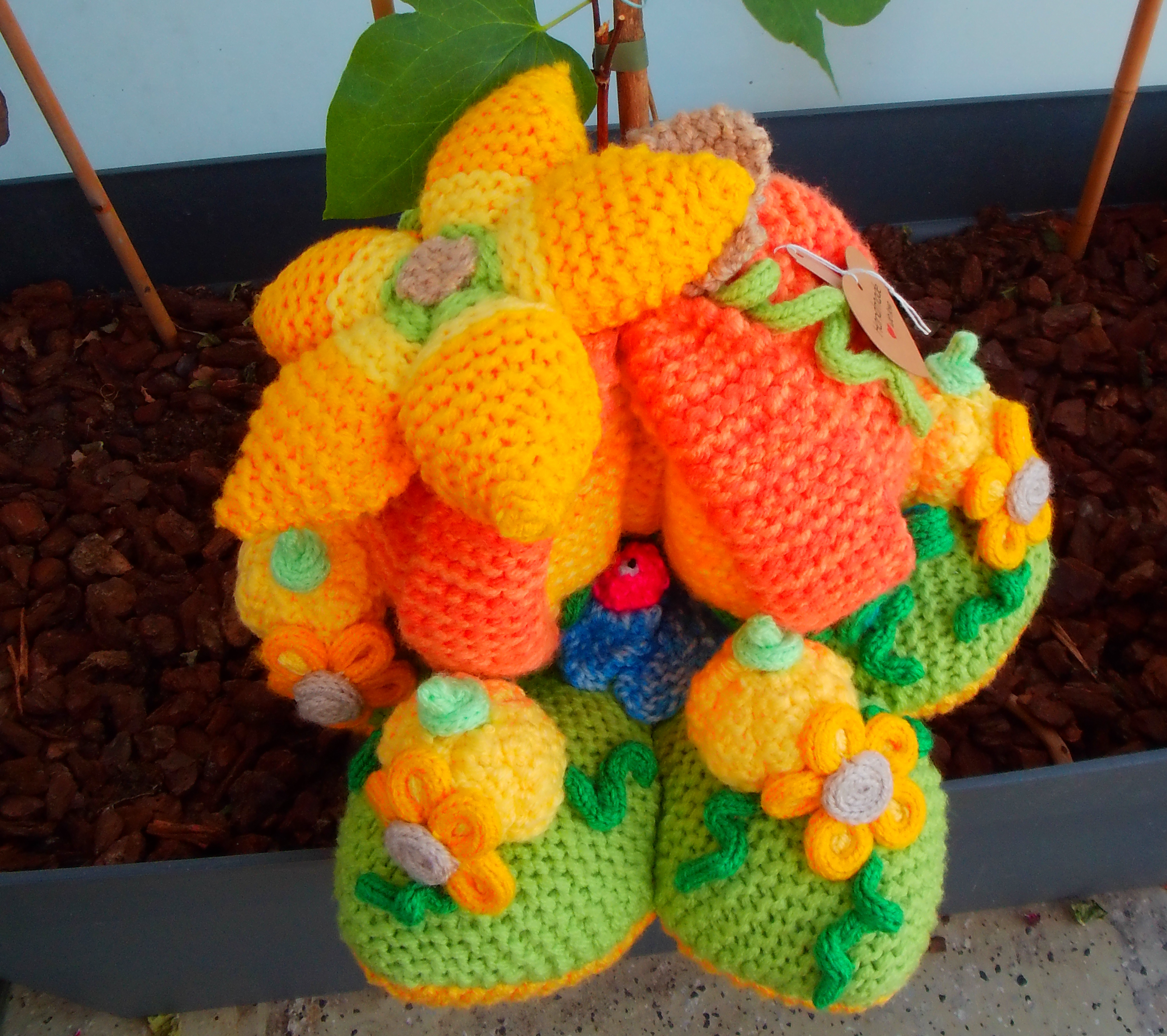 Unique knitted pumpkin island