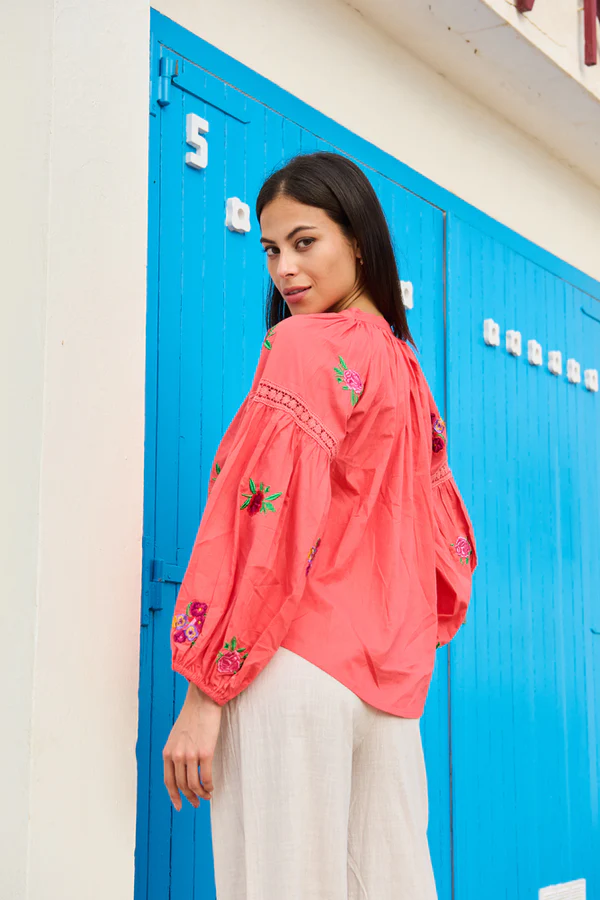 Blouse brodée