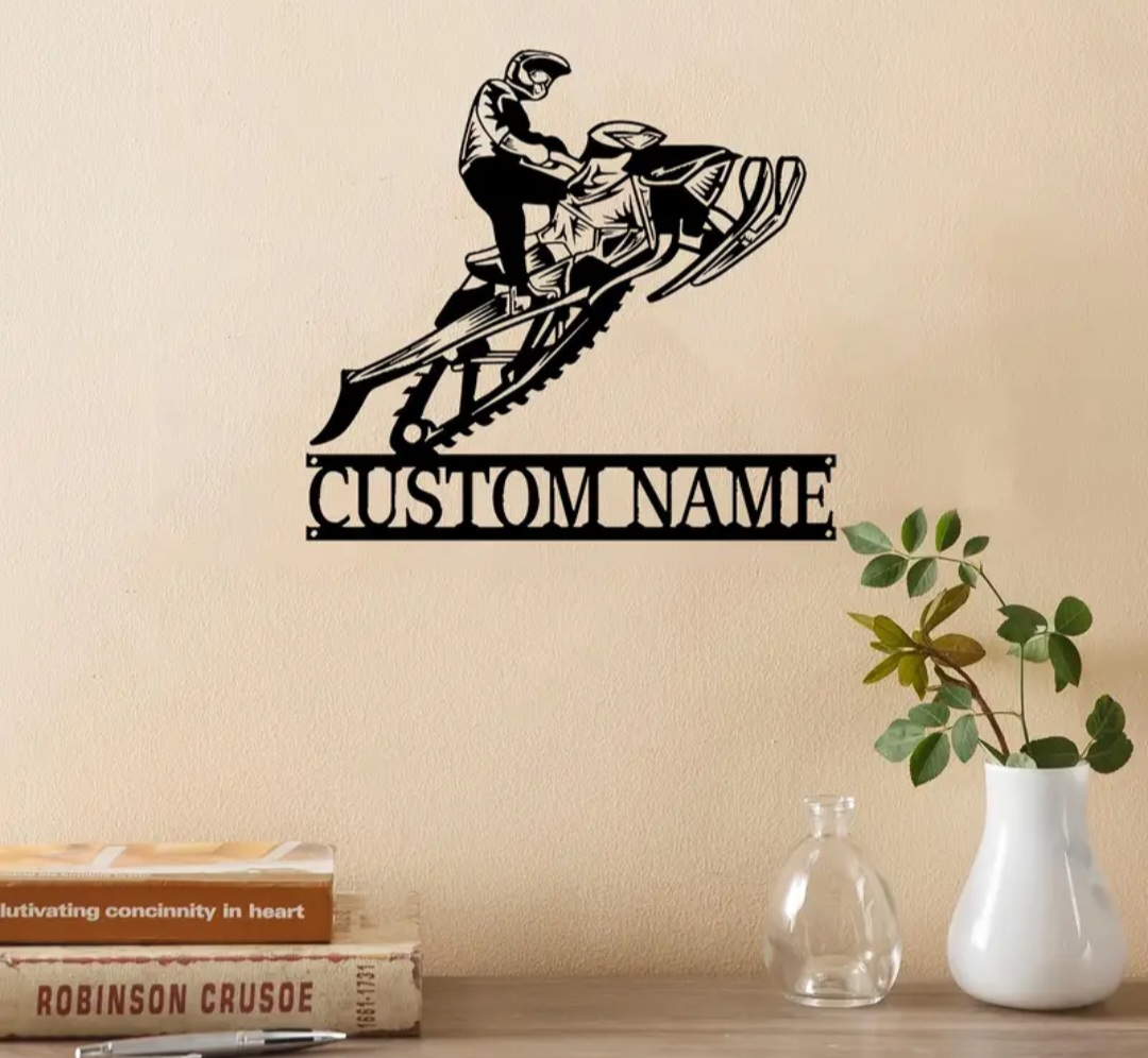 Custom Name Snowmobile Wall Art / Art mural de motoneige avec nom personnalisé