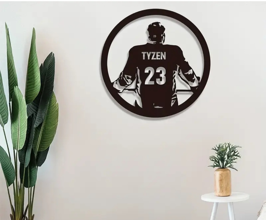Customized Metal Wall Art Personalized hockey player design #2 / Art mural en métal personnalisé Conception #2 de joueur de hockey personnalisée.