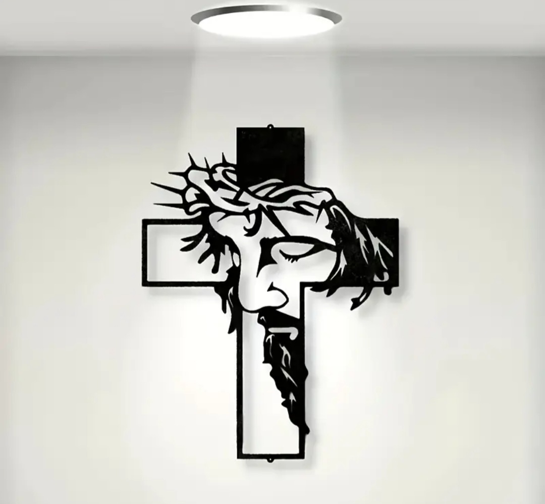 Metal Wall Art Cross Jesus Christ Design / Croix d'art mural en métal, conception de Jésus-Christ.